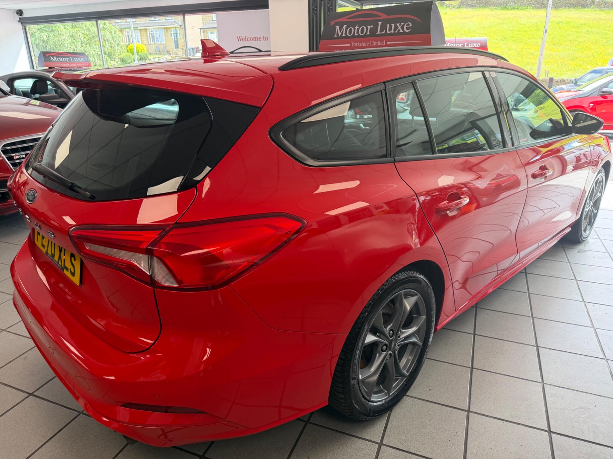 Ford Focus - Image 9