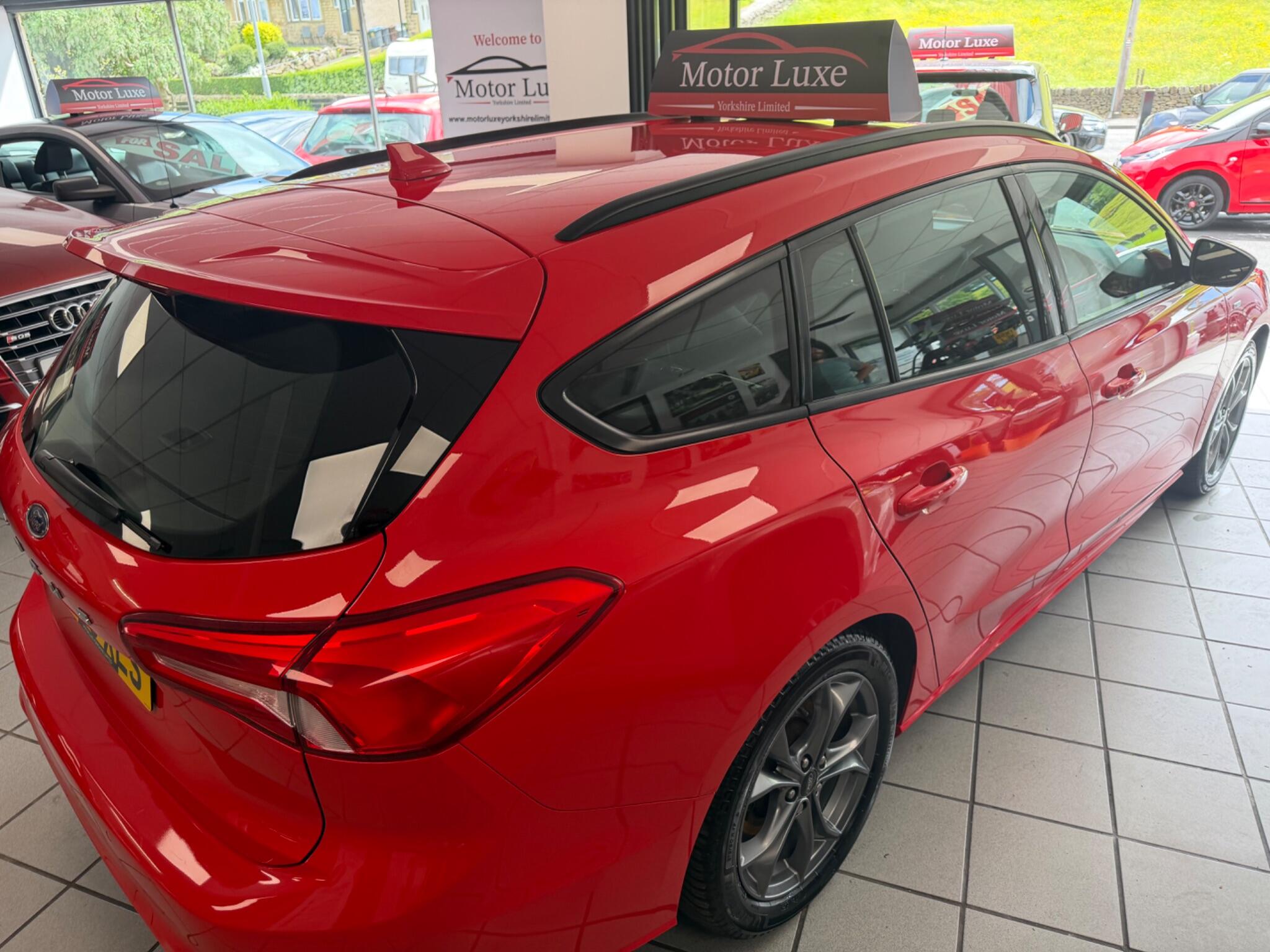 Ford Focus - Image 13