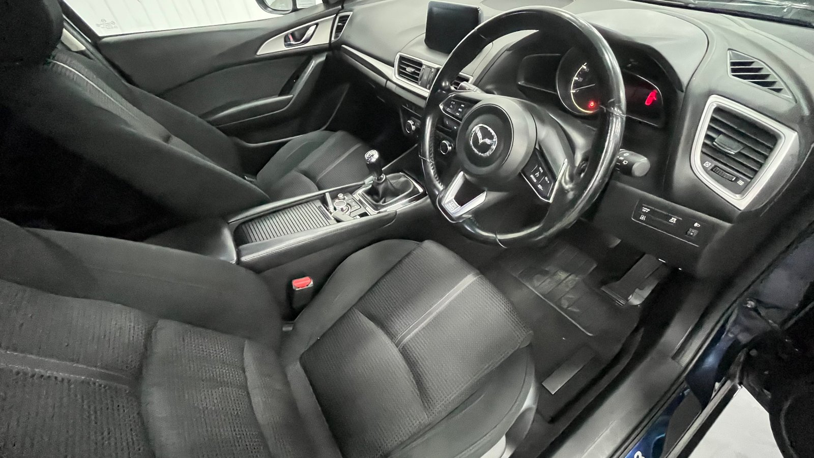 Mazda MAZDA3 - Image 10