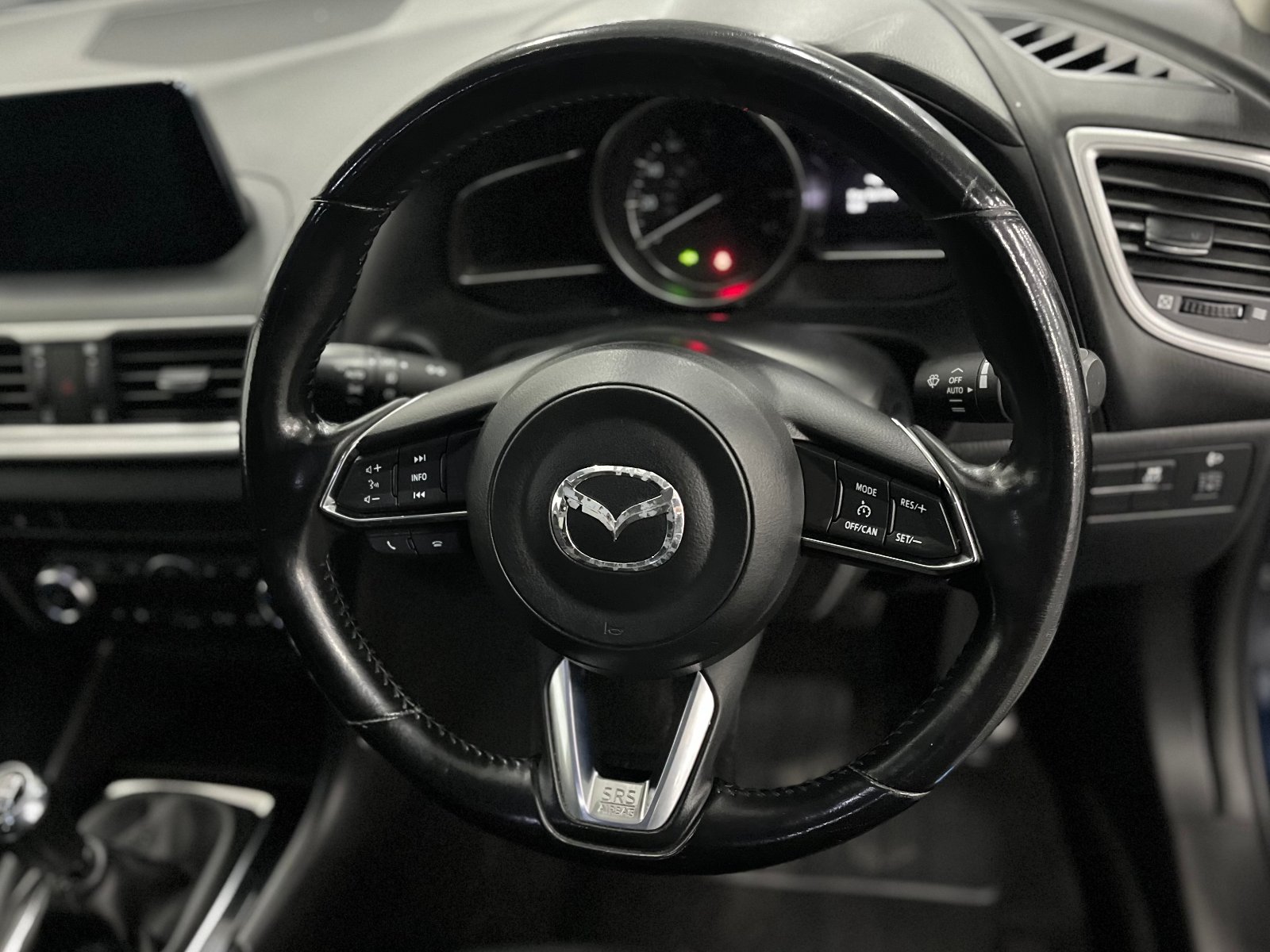 Mazda MAZDA3 - Image 13