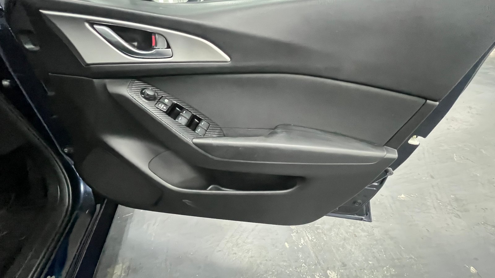 Mazda MAZDA3 - Image 11