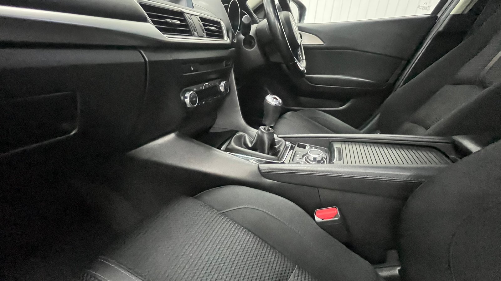Mazda MAZDA3 - Image 27