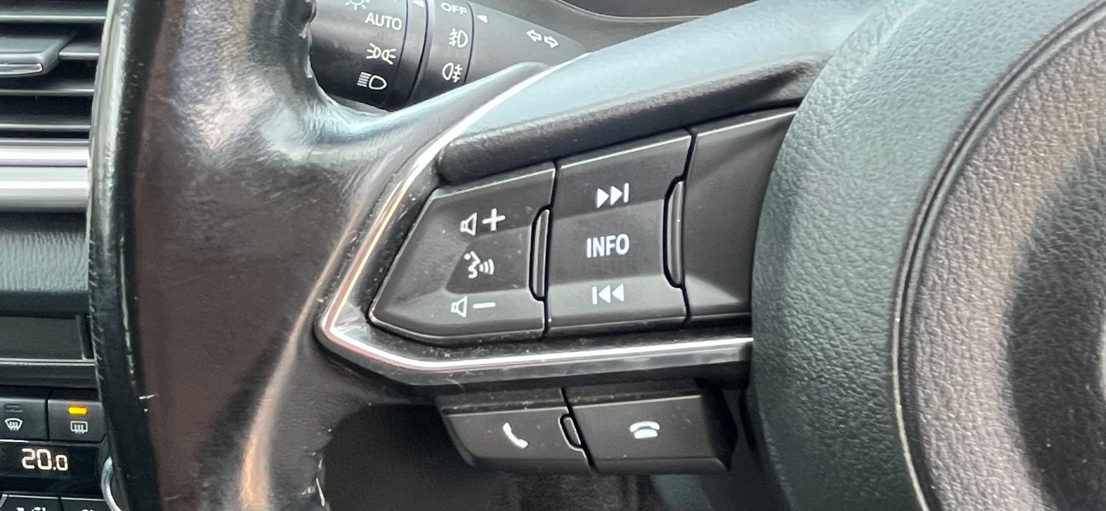 Mazda MAZDA3 - Image 31