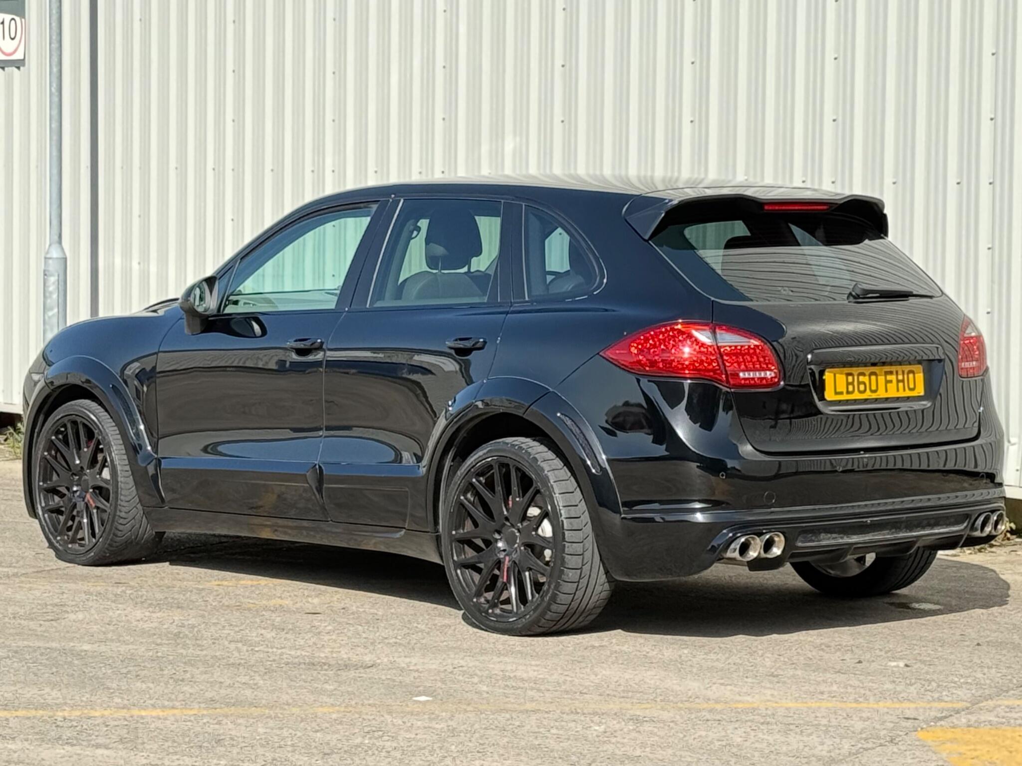 Porsche Cayenne - Image 11