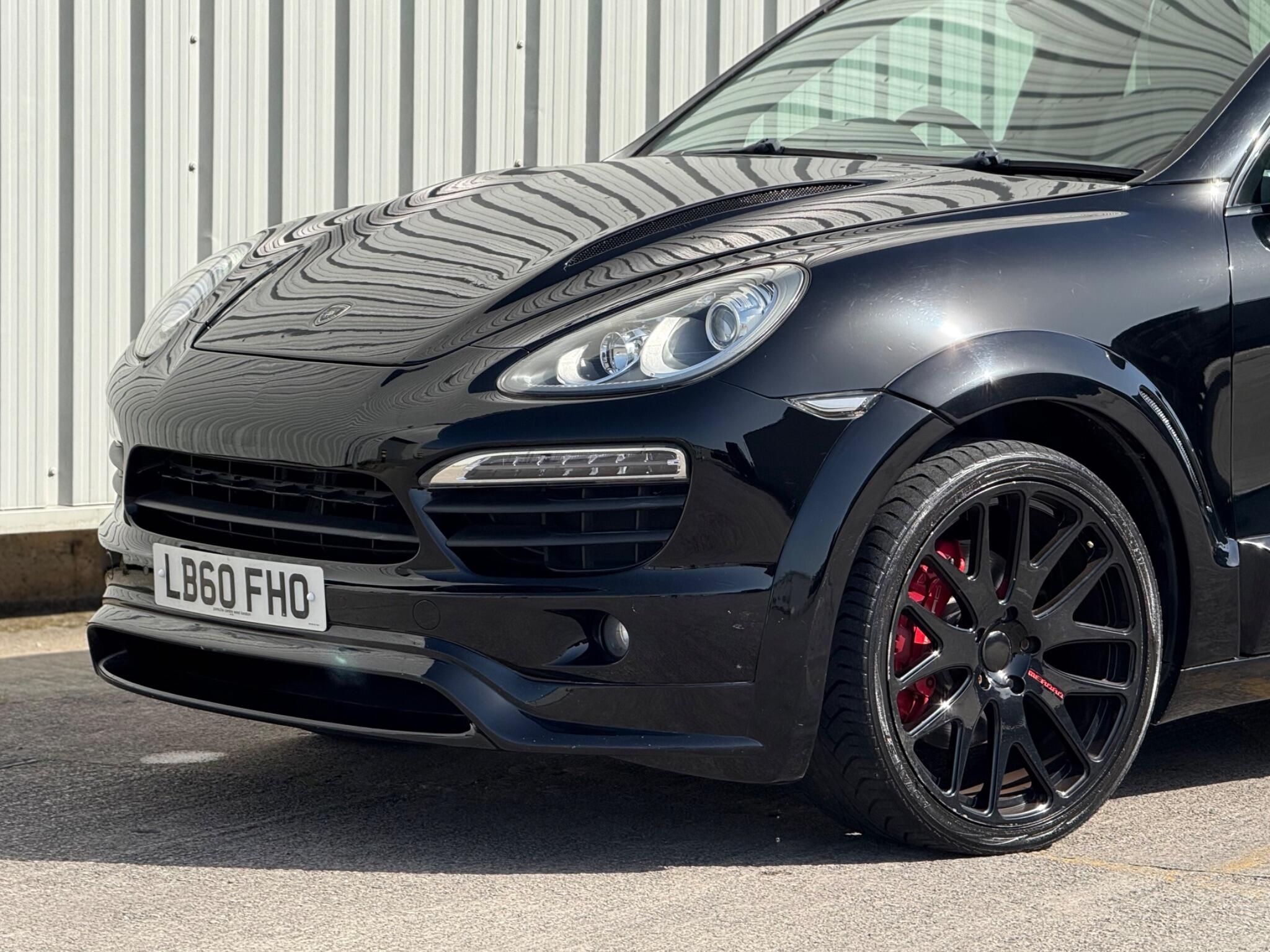 Porsche Cayenne - Image 12