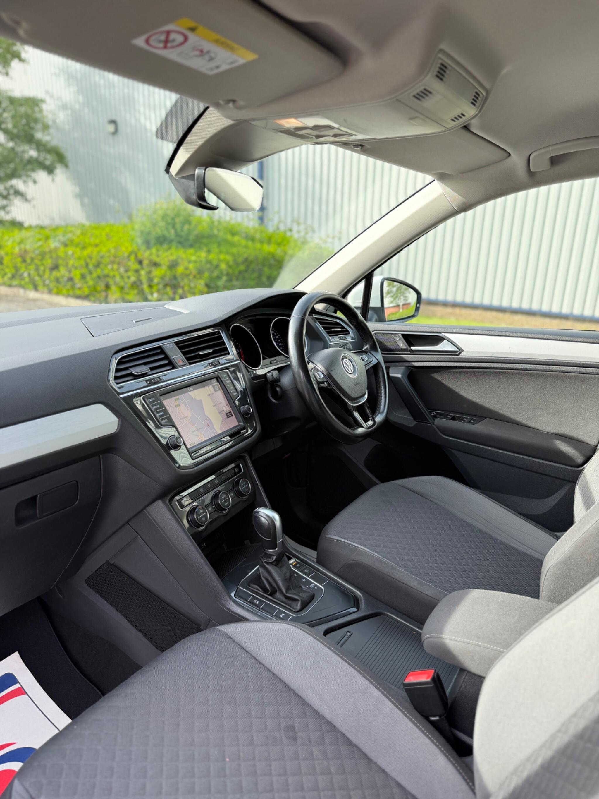 Volkswagen Tiguan - Image 22