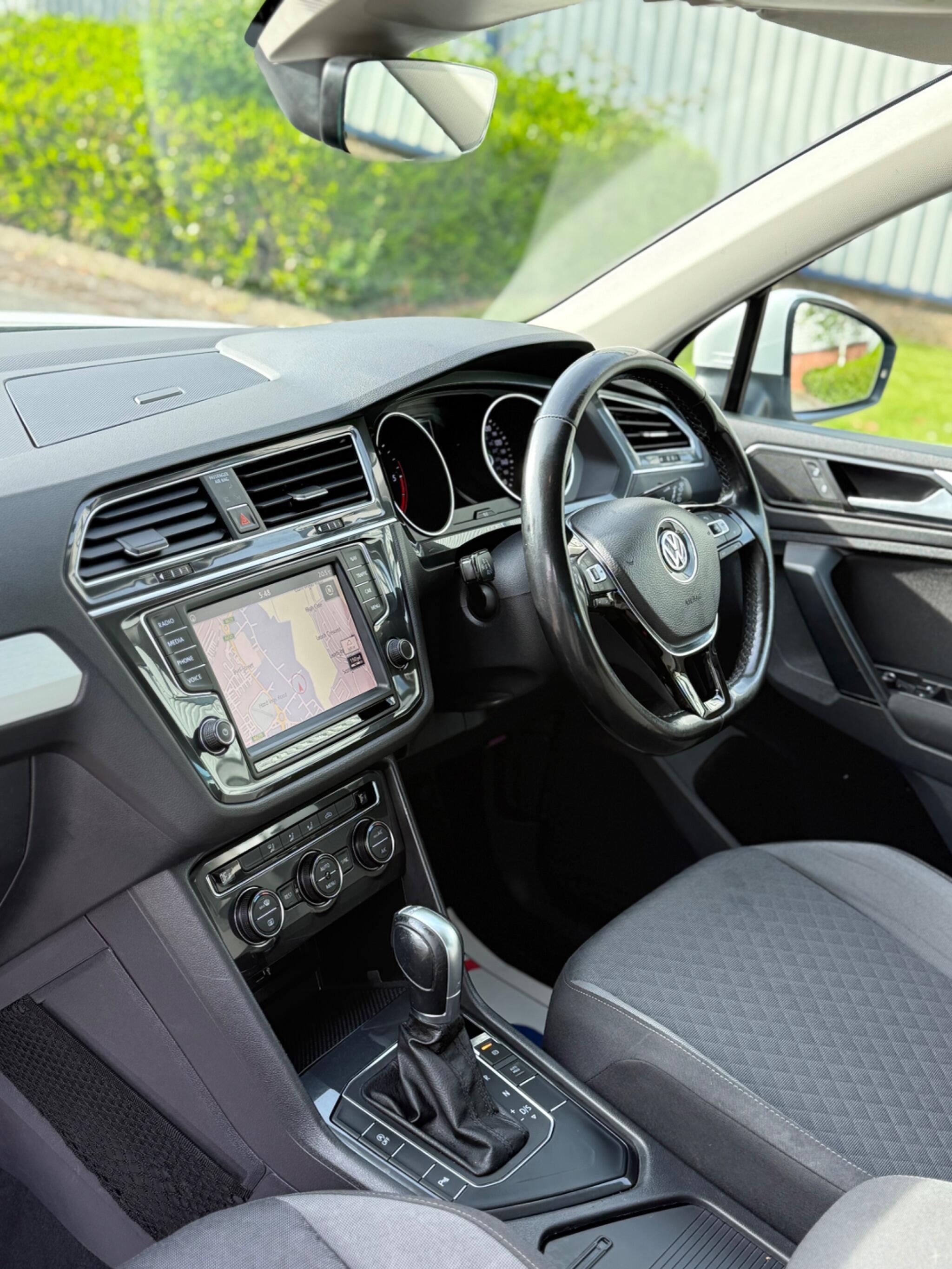 Volkswagen Tiguan - Image 23