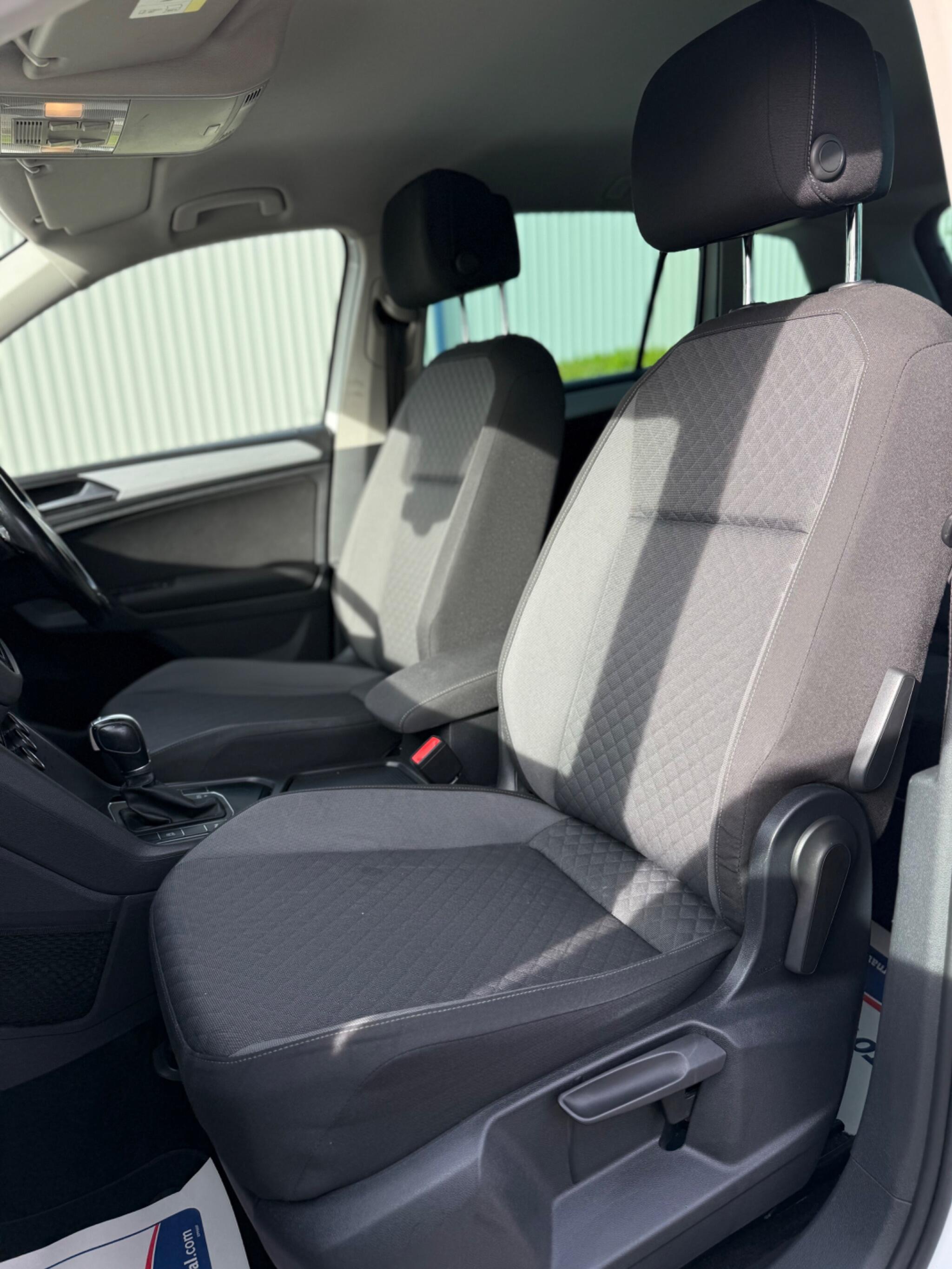 Volkswagen Tiguan - Image 24