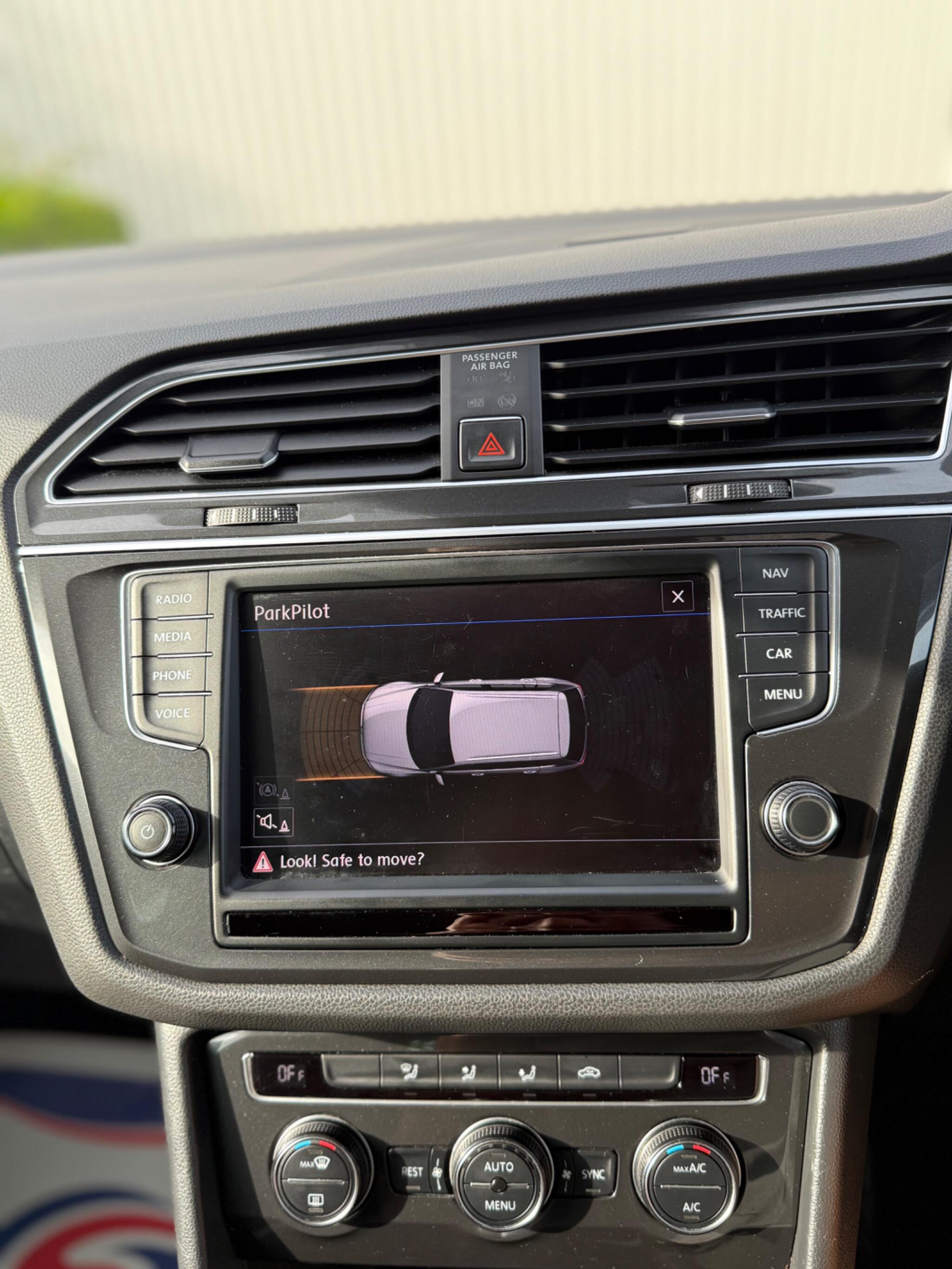 Volkswagen Tiguan - Image 33