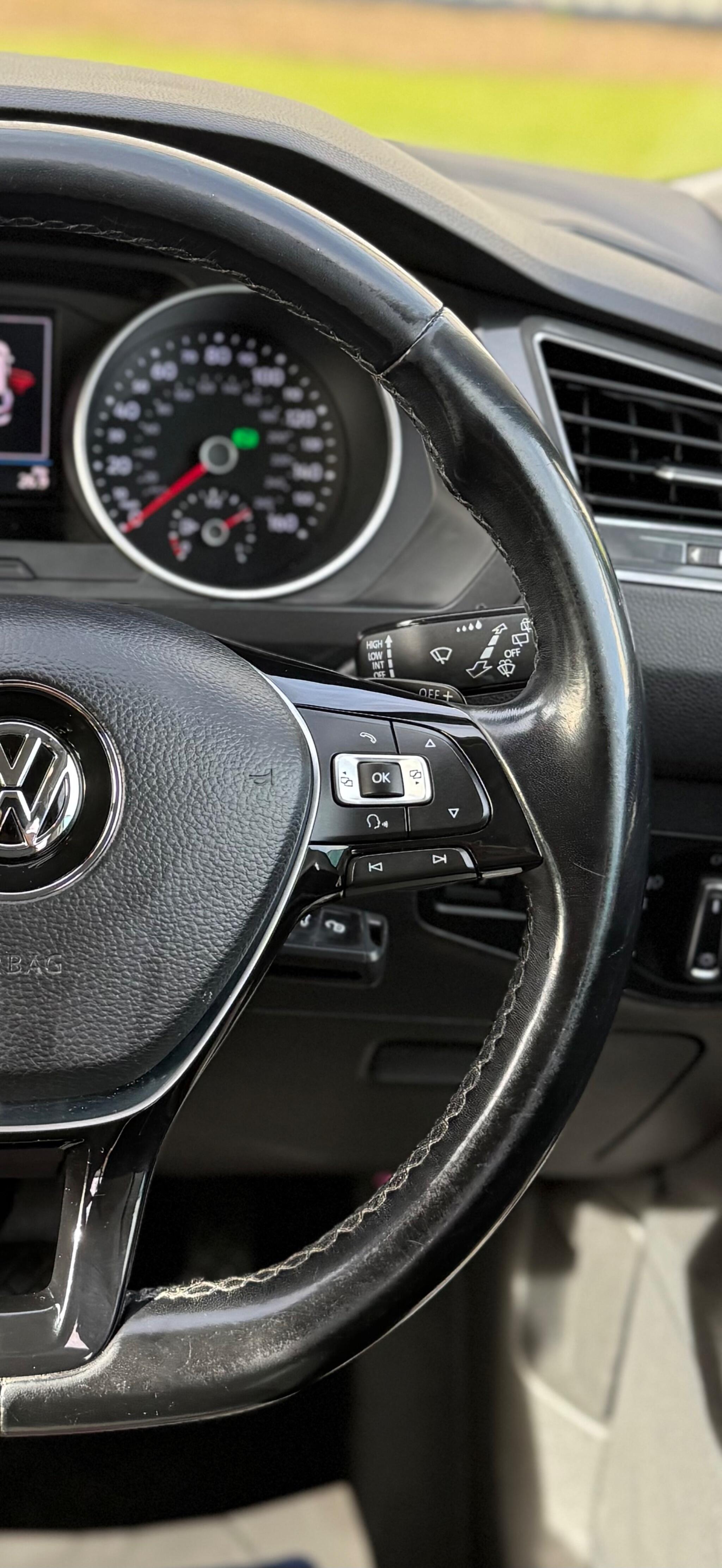 Volkswagen Tiguan - Image 35