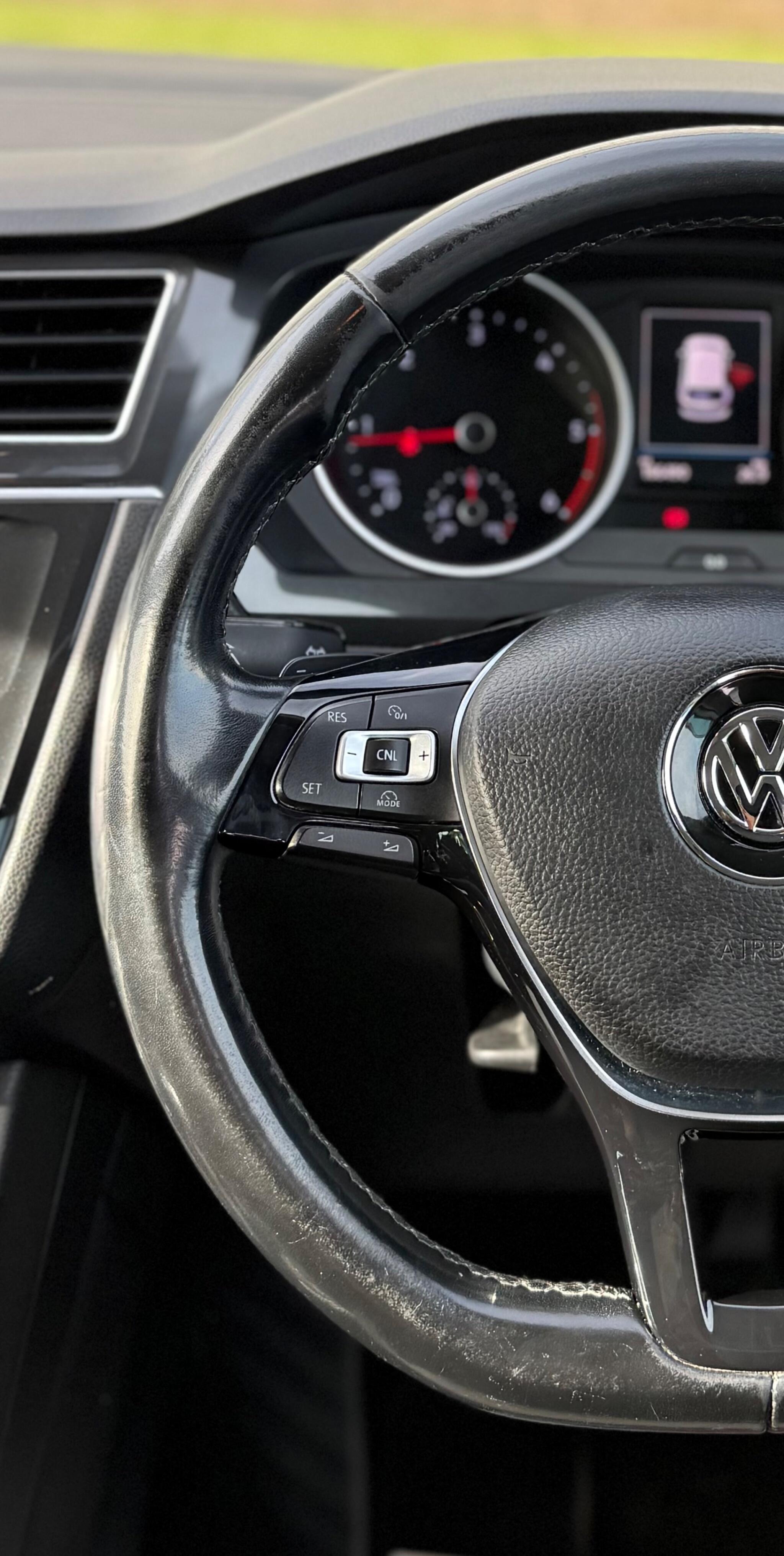 Volkswagen Tiguan - Image 36