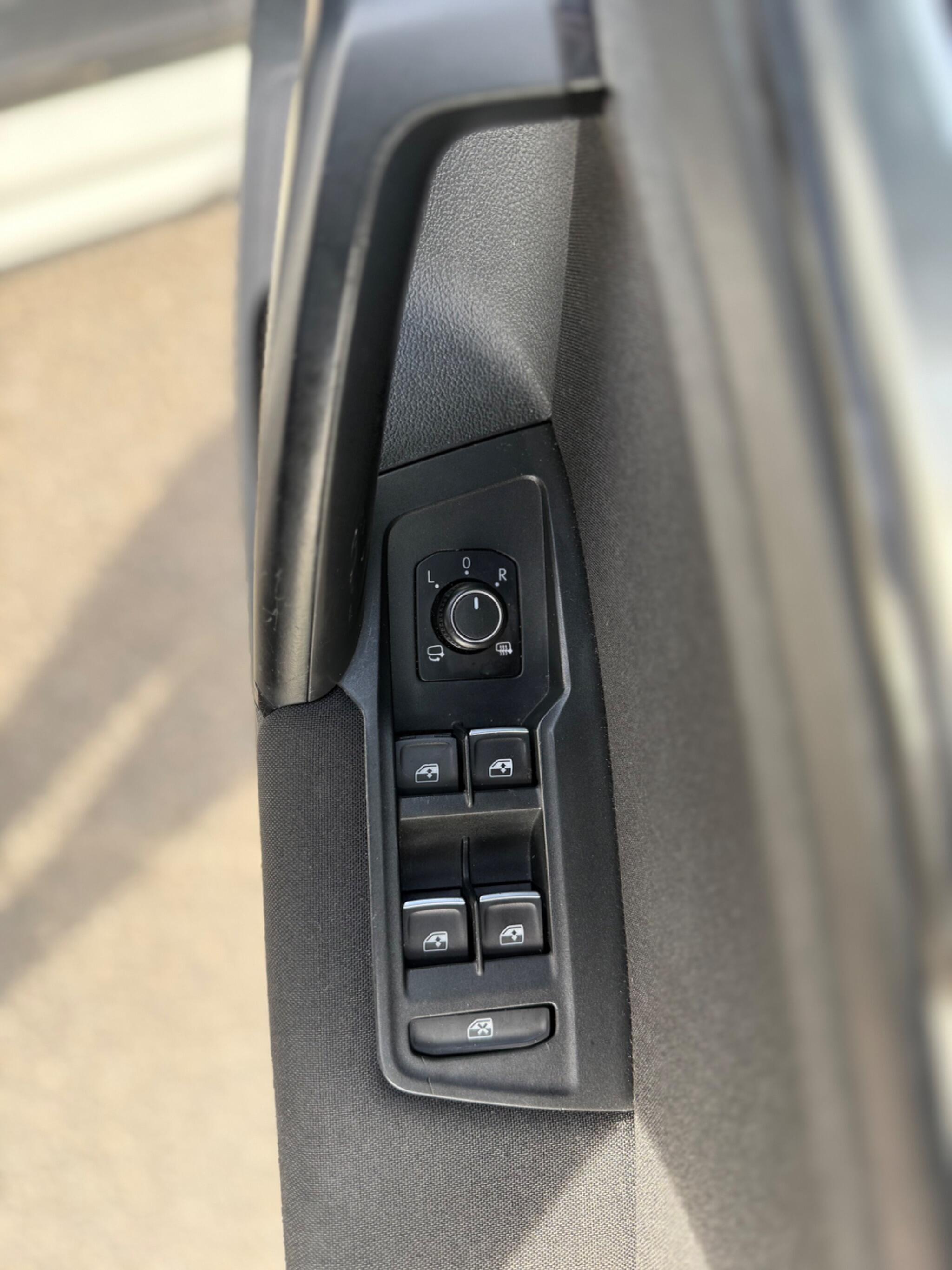 Volkswagen Tiguan - Image 43