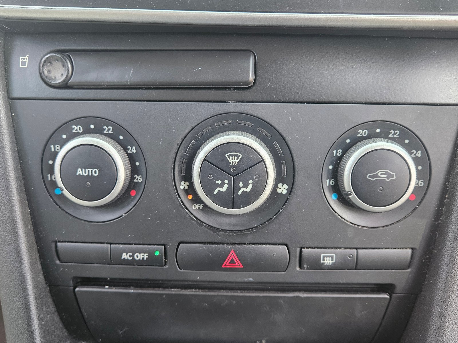 Saab 9-3 - Image 25