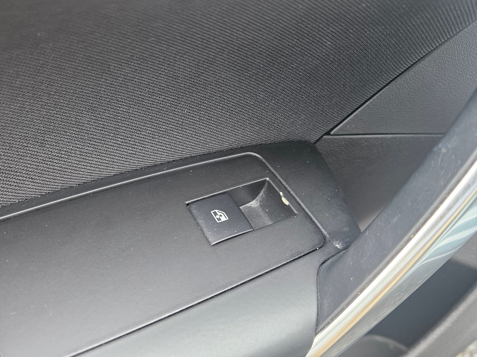 Vauxhall Insignia - Image 14