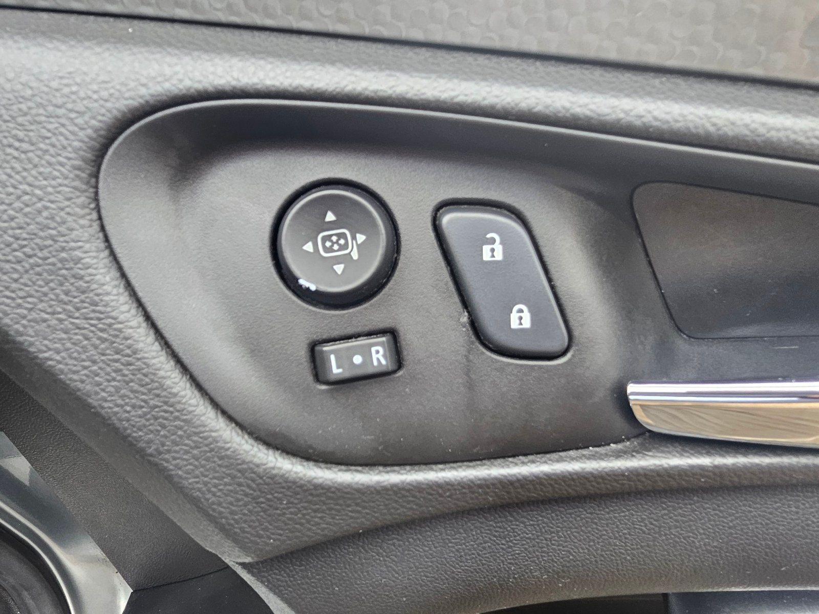 Vauxhall Insignia - Image 21