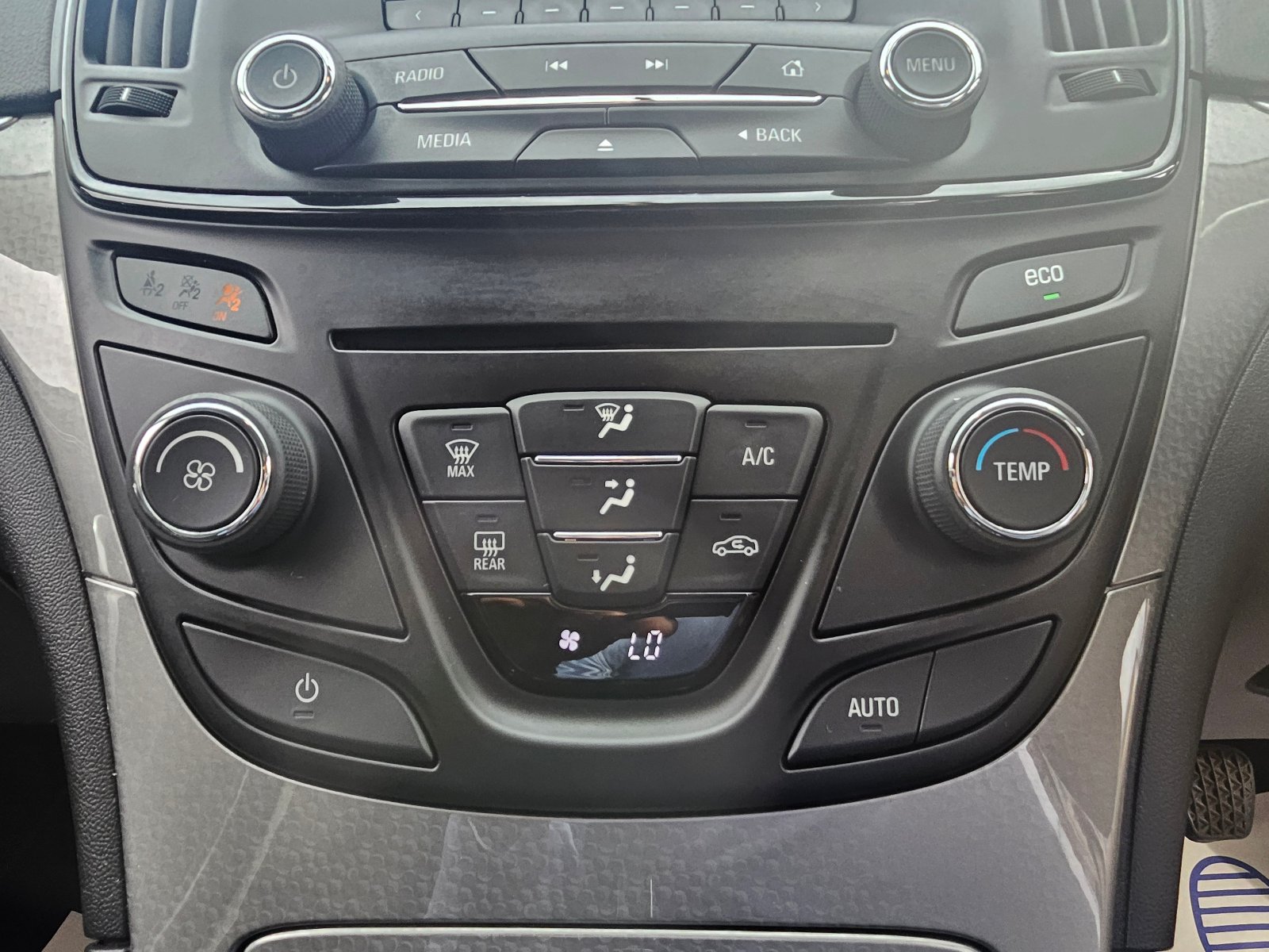 Vauxhall Insignia - Image 35