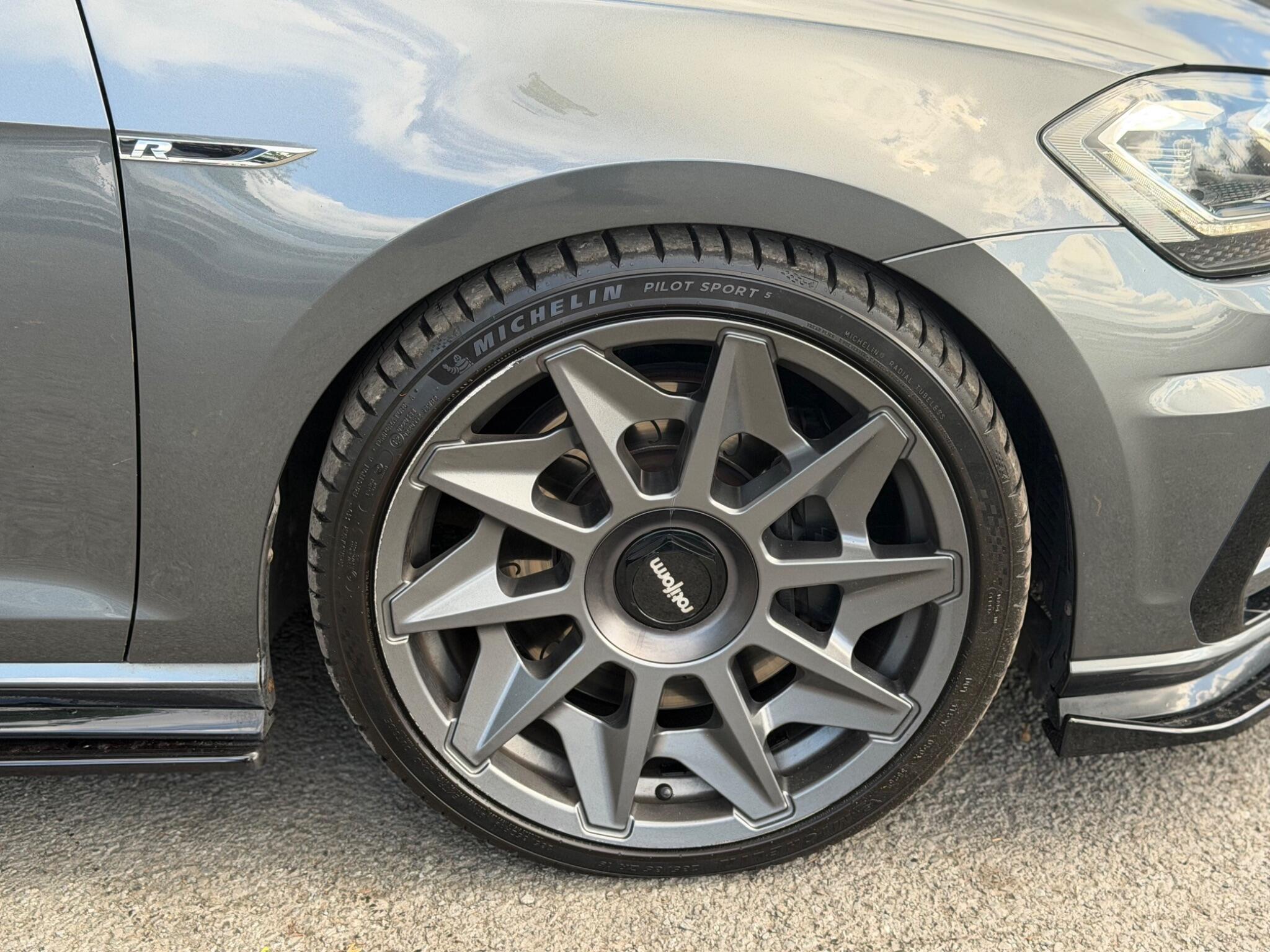 Volkswagen Golf - Image 3