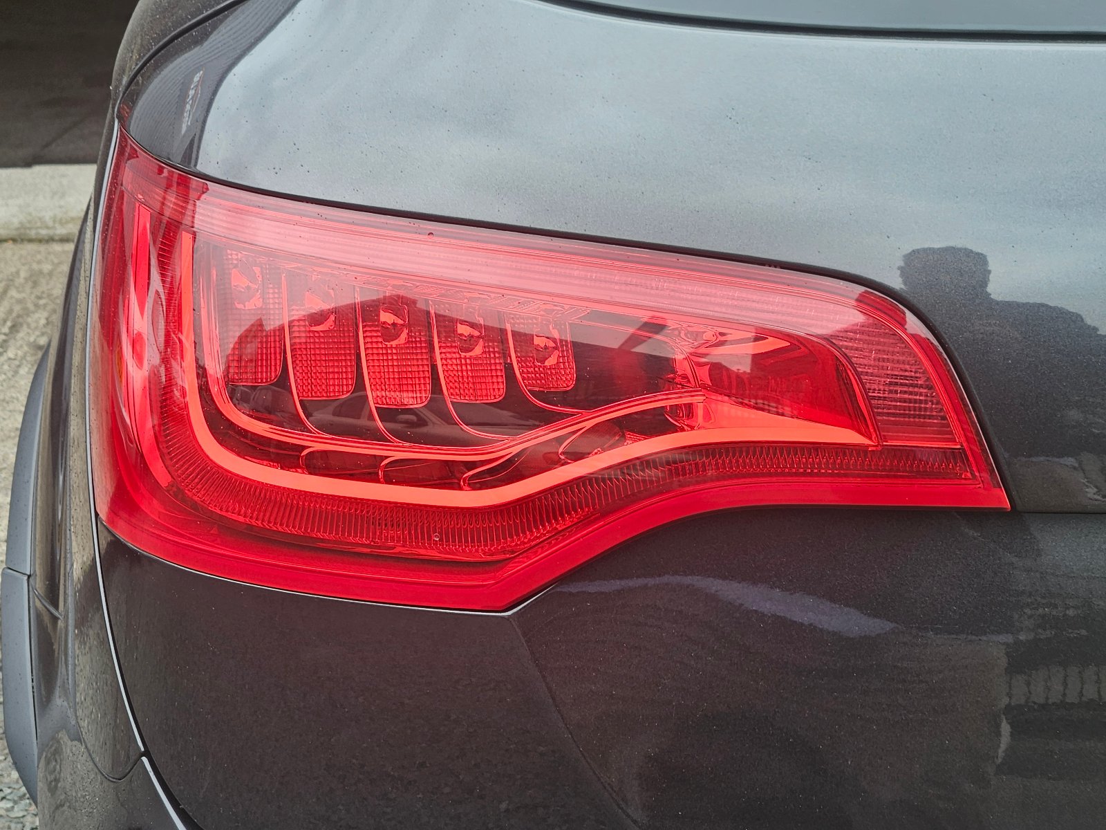 Audi Q7 - Image 12