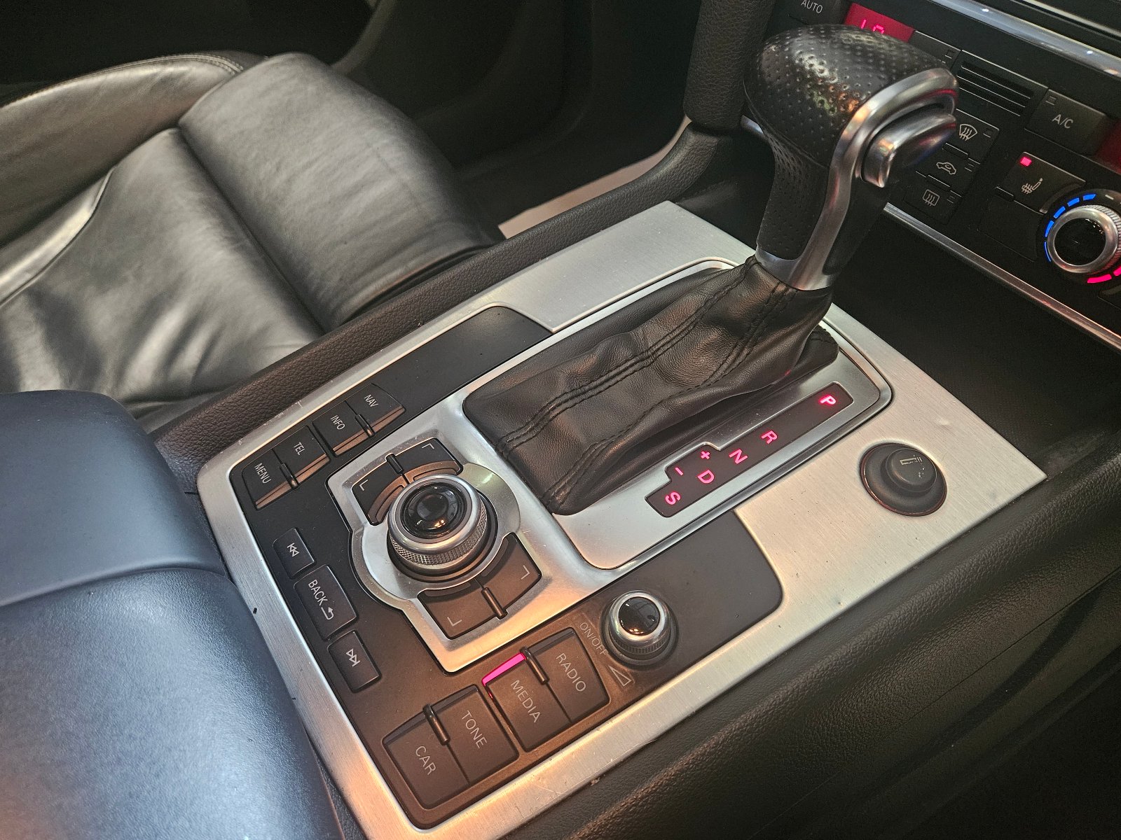 Audi Q7 - Image 47