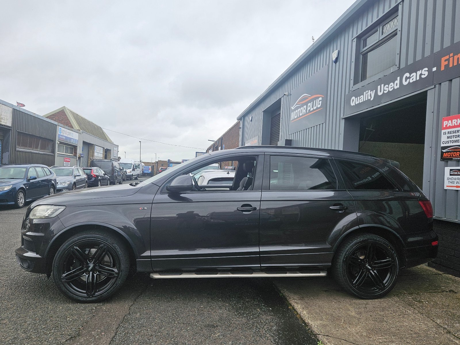 Audi Q7 - Image 7