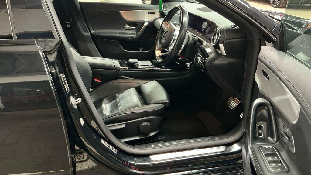 Mercedes-benz CLA