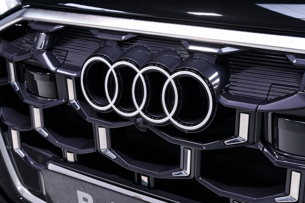 Audi Q7 - Image 9
