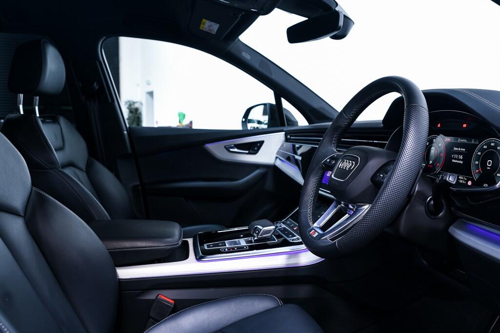 Audi Q7 - Image 11