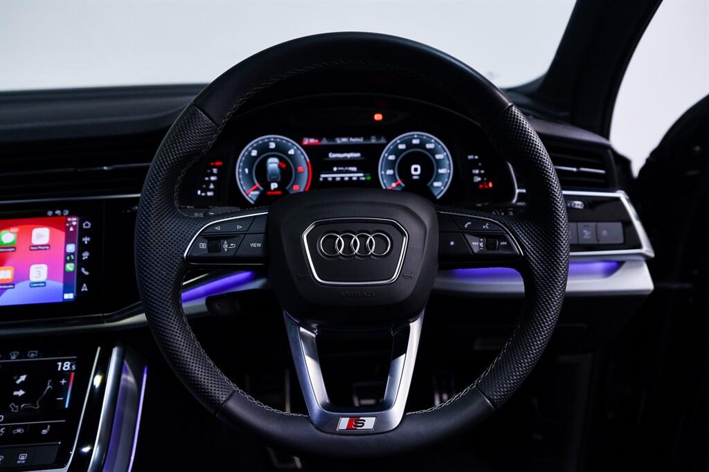 Audi Q7 - Image 15