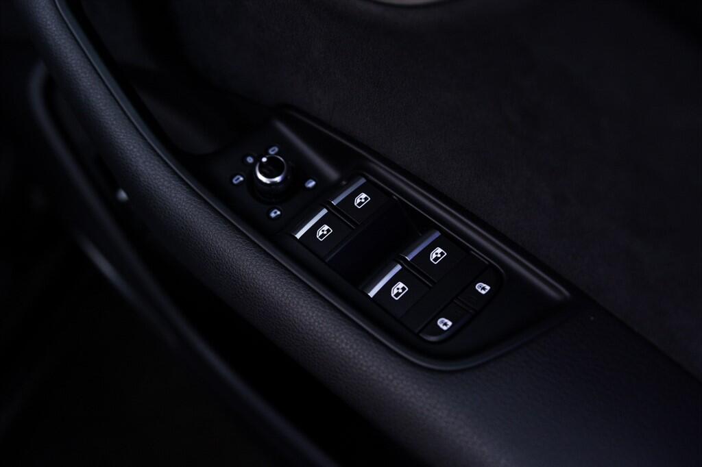 Audi Q7 - Image 19
