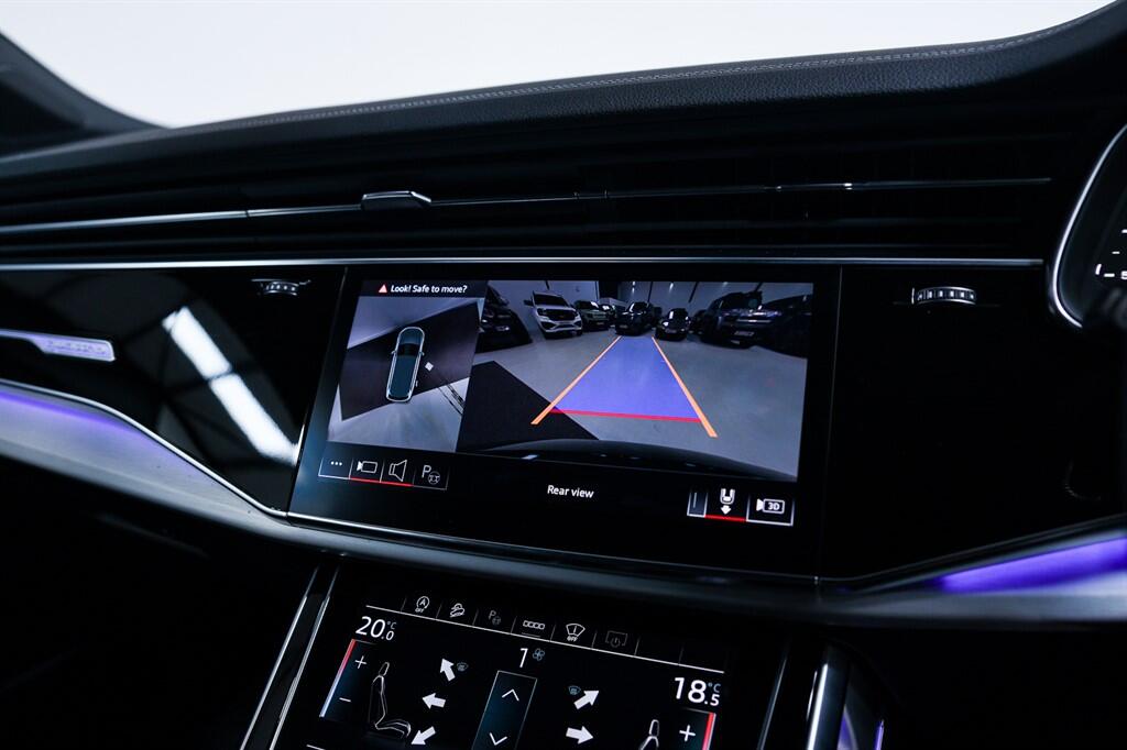 Audi Q7 - Image 14
