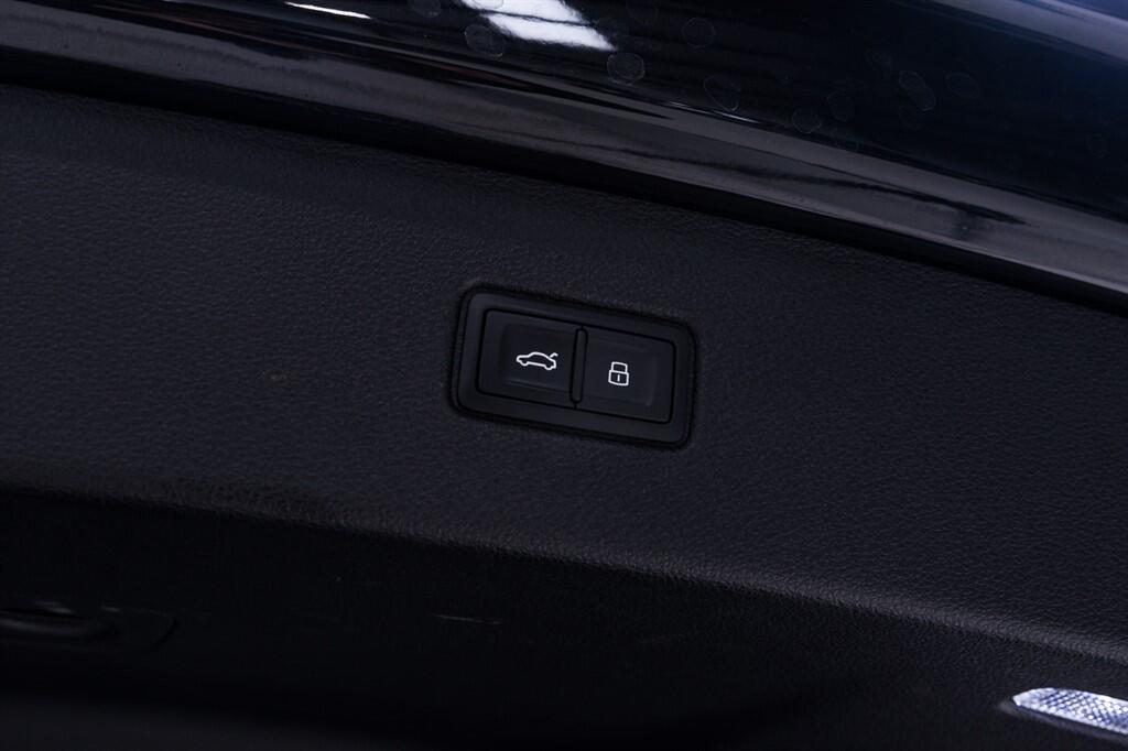 Audi Q7 - Image 20