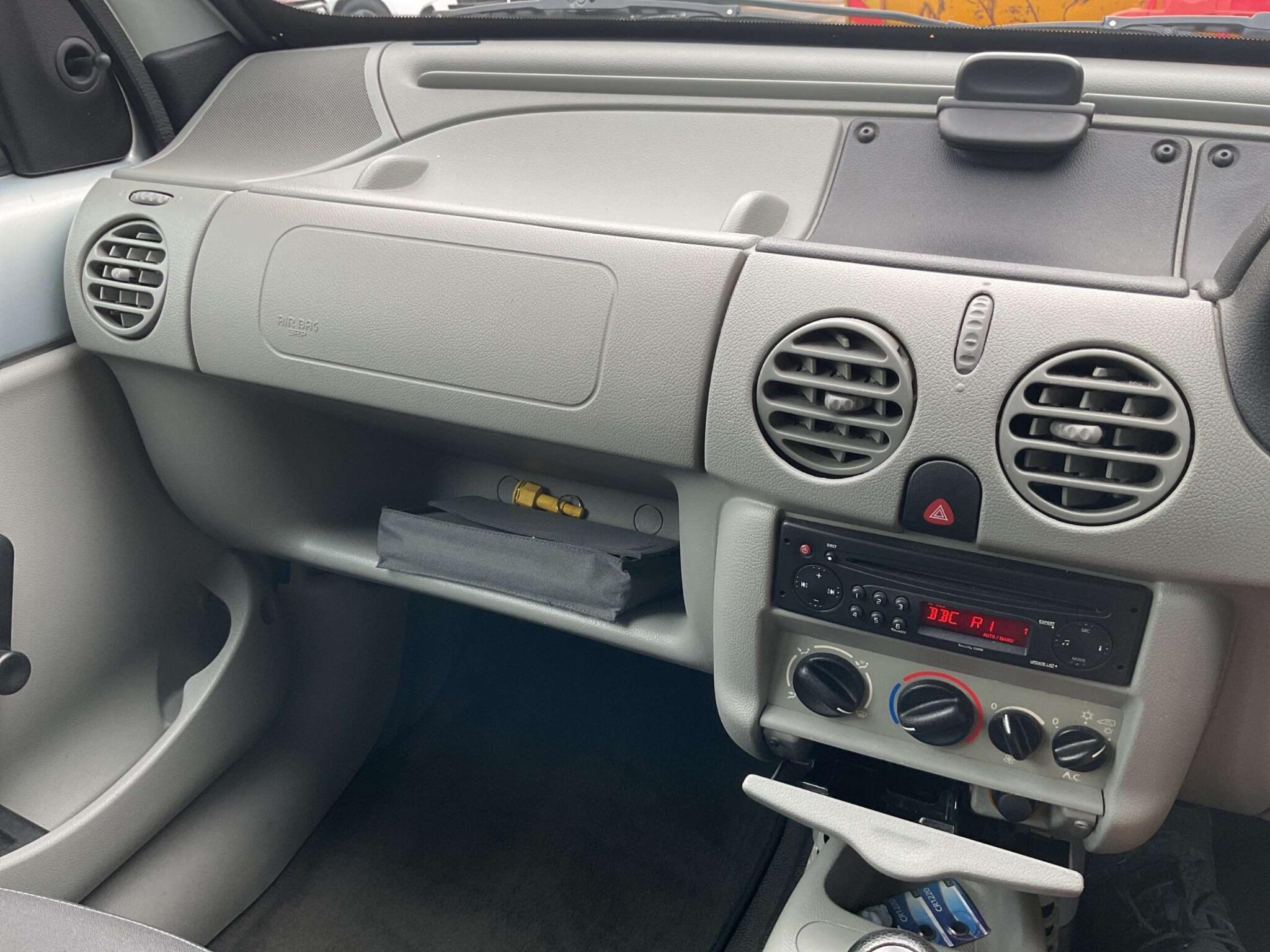 Renault Kangoo - Image 16