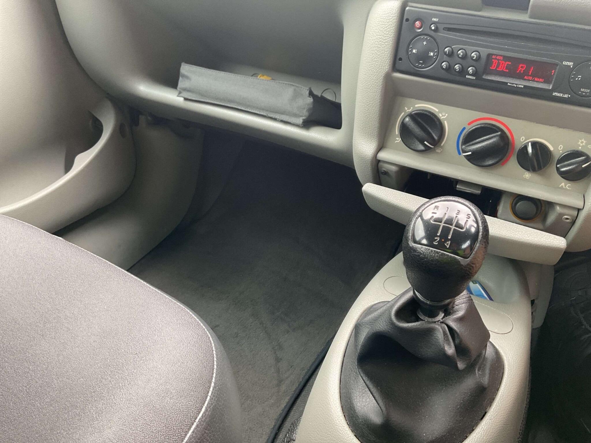 Renault Kangoo - Image 17