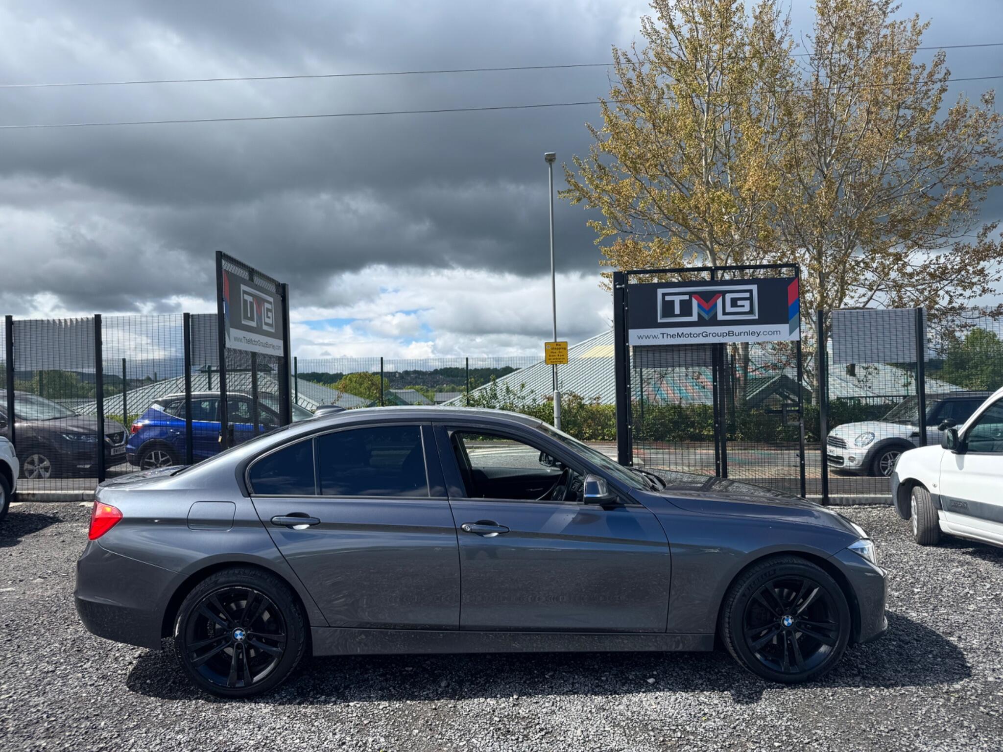 BMW 3 Series - Image 8