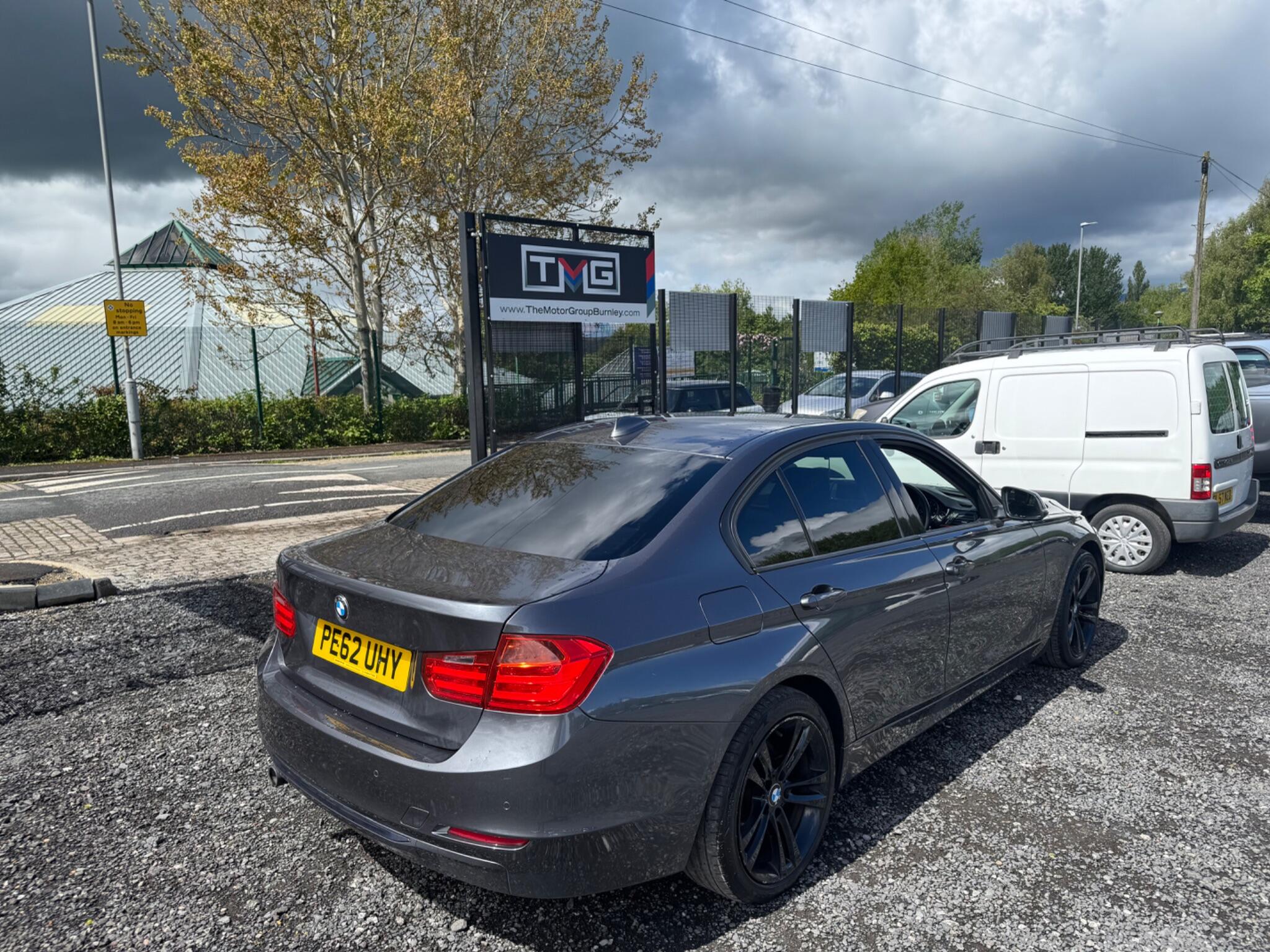 BMW 3 Series - Image 9
