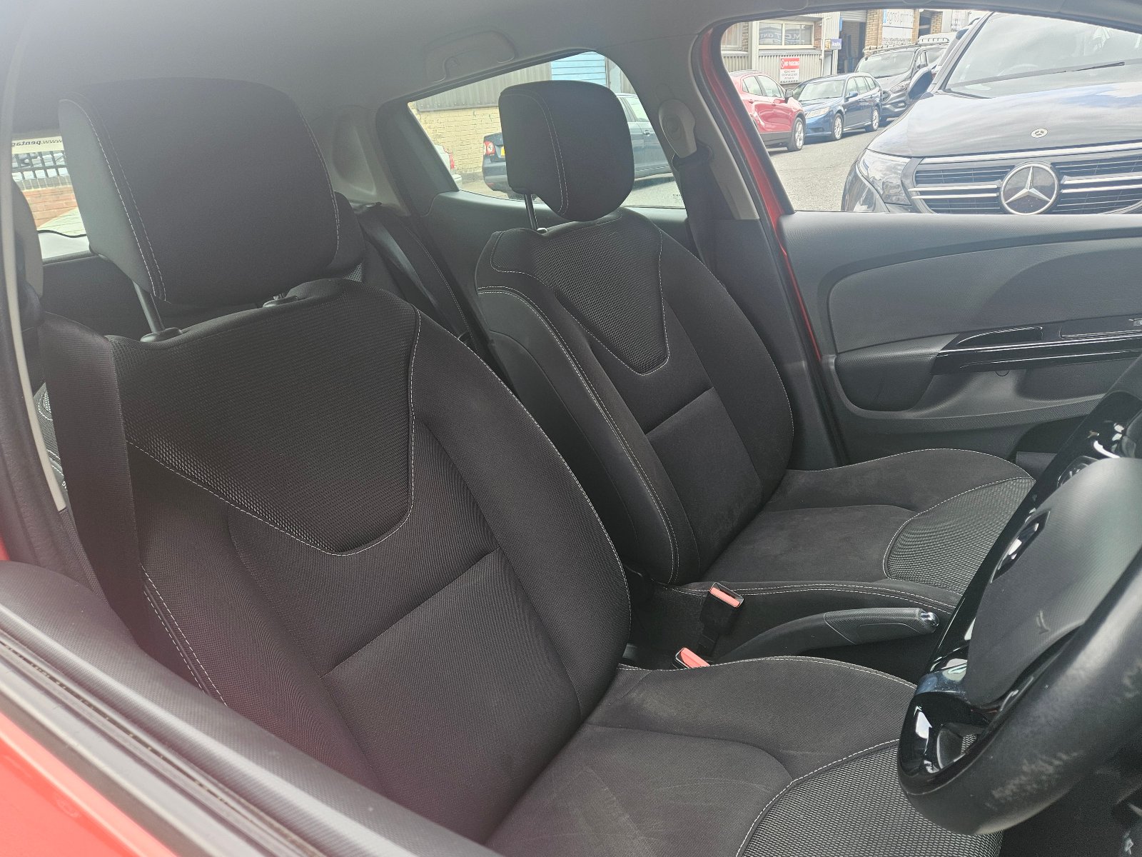 Renault Clio - Image 20