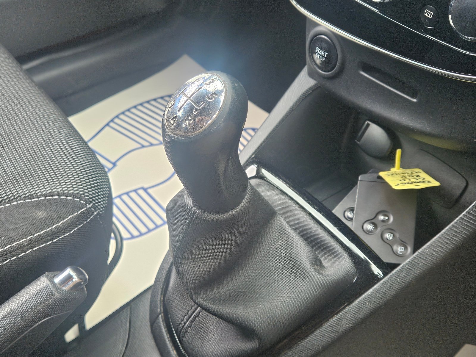 Renault Clio - Image 30