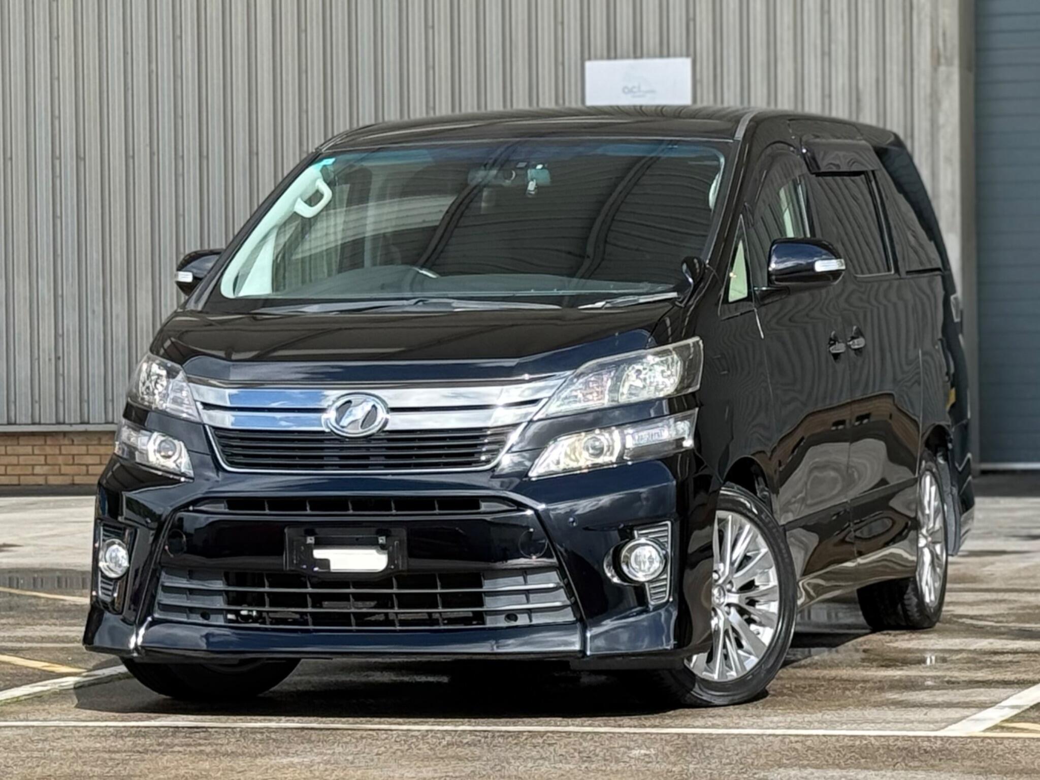 Toyota Vellfire - Image 4