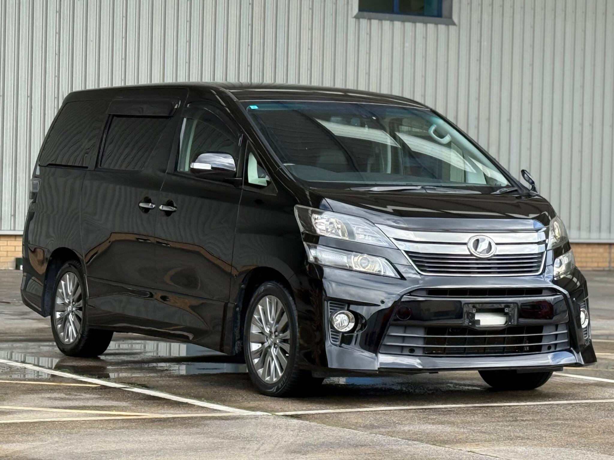Toyota Vellfire - Image 6