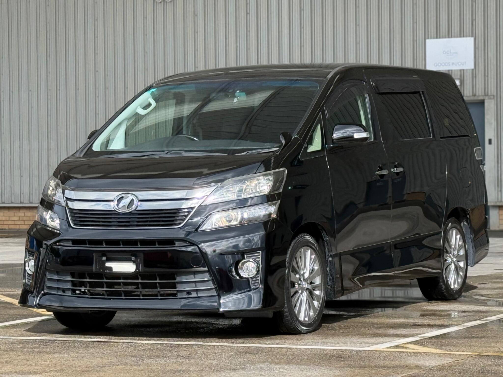 Toyota Vellfire - Image 7