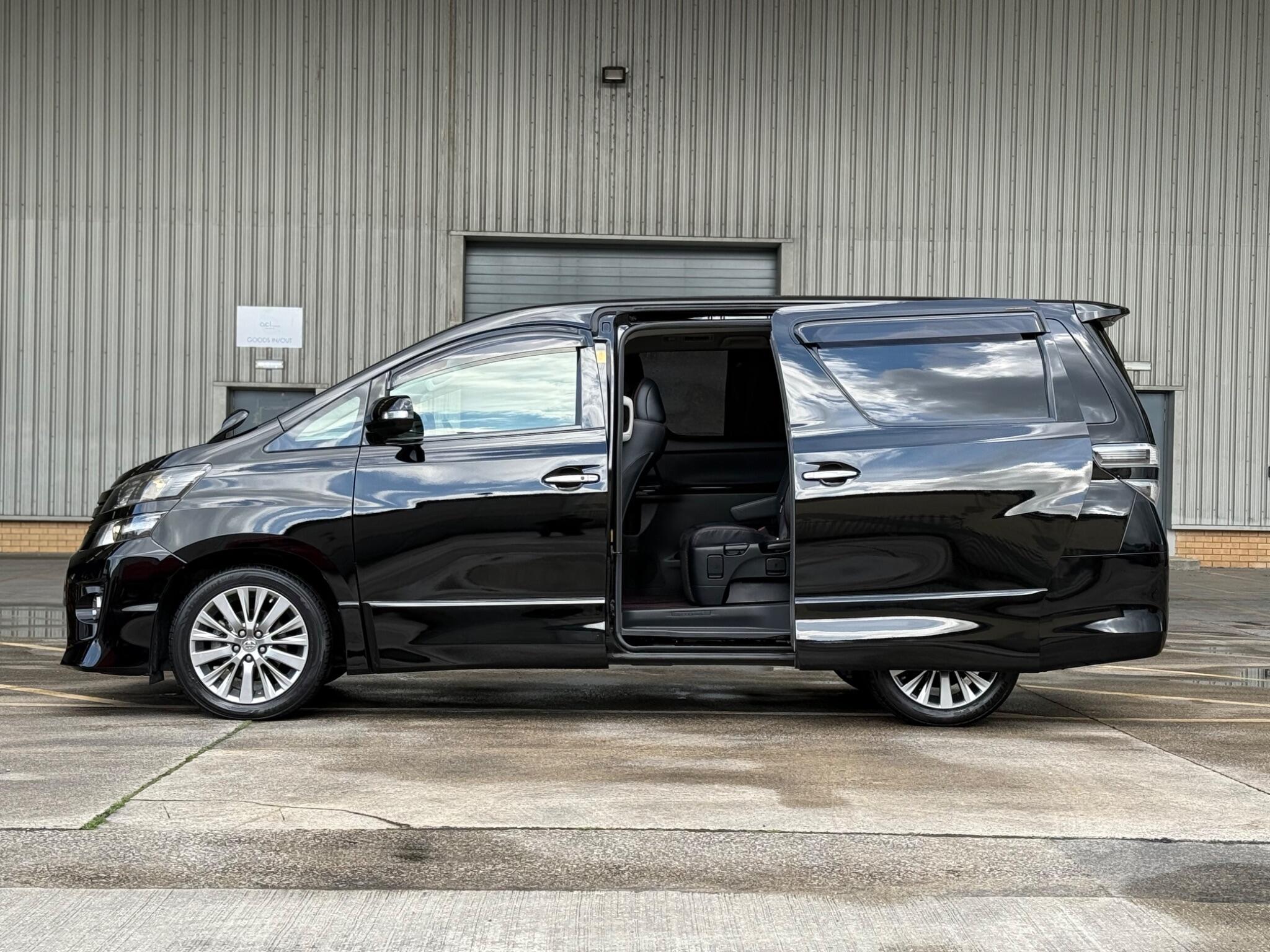 Toyota Vellfire - Image 16