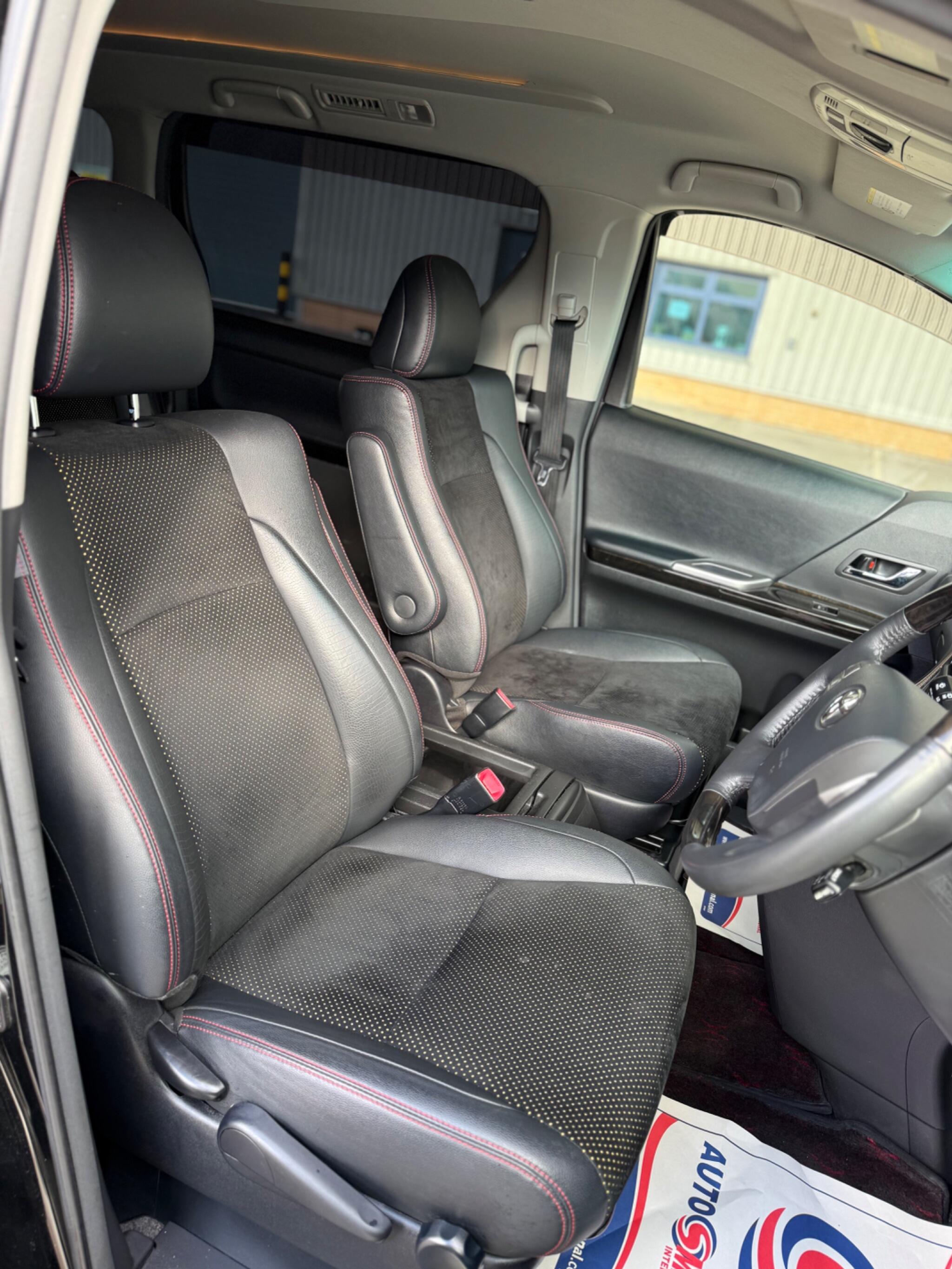 Toyota Vellfire - Image 25