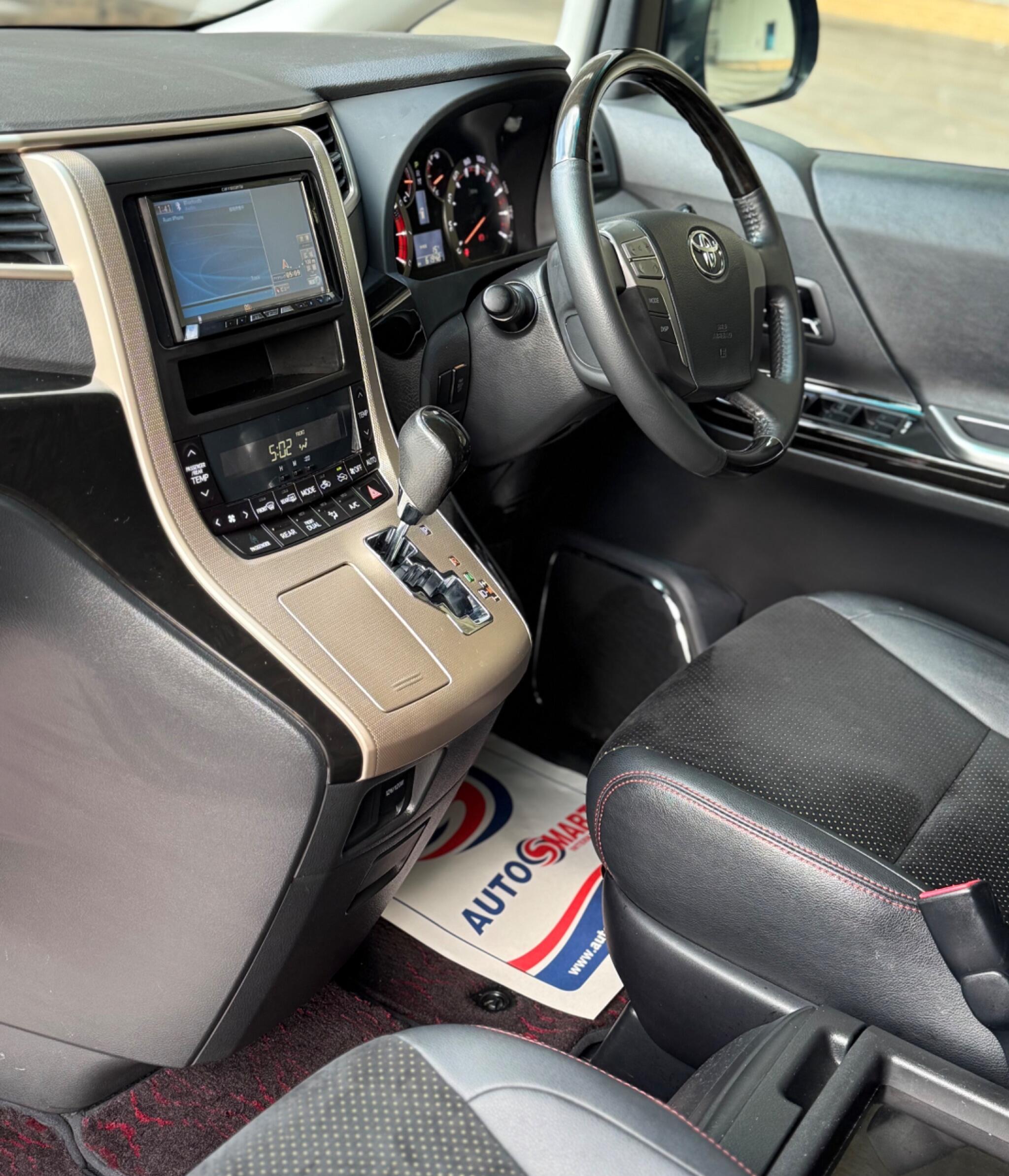 Toyota Vellfire - Image 27