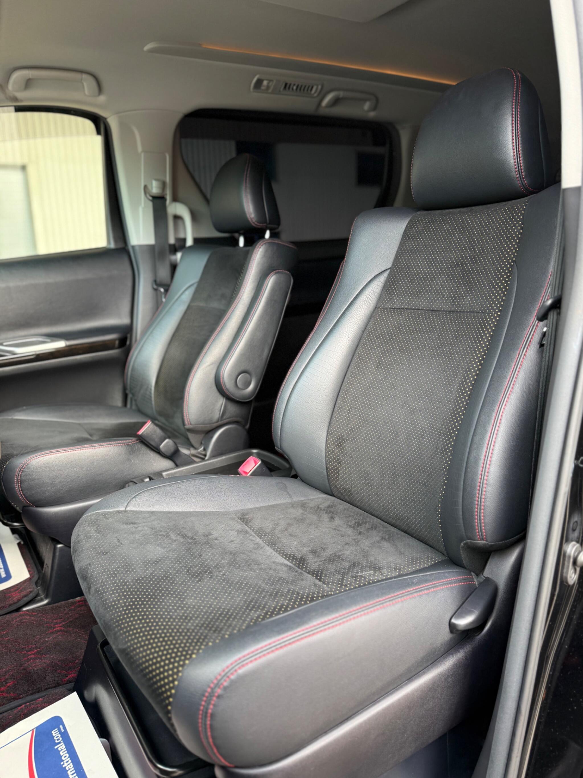 Toyota Vellfire - Image 28
