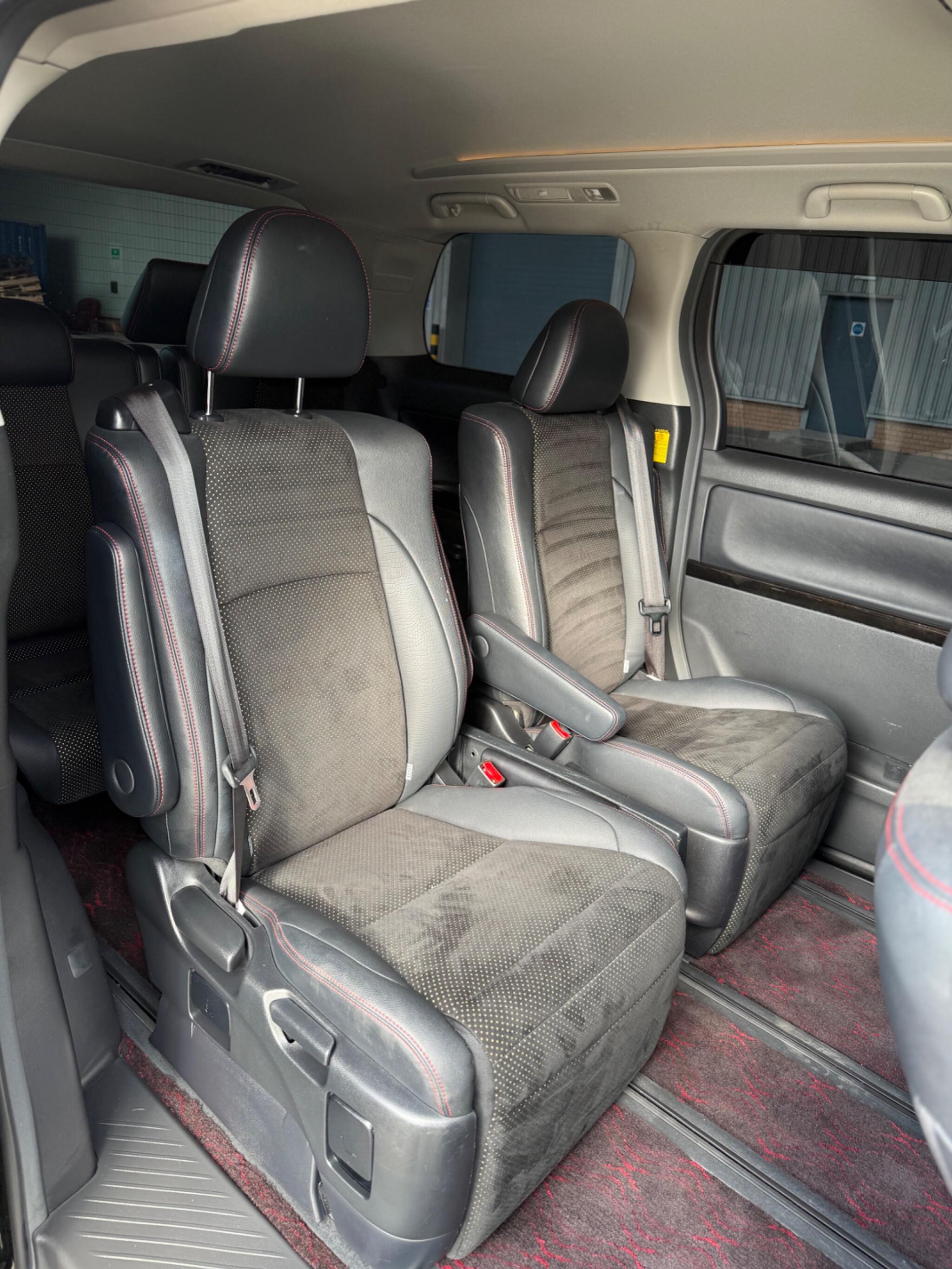 Toyota Vellfire - Image 29