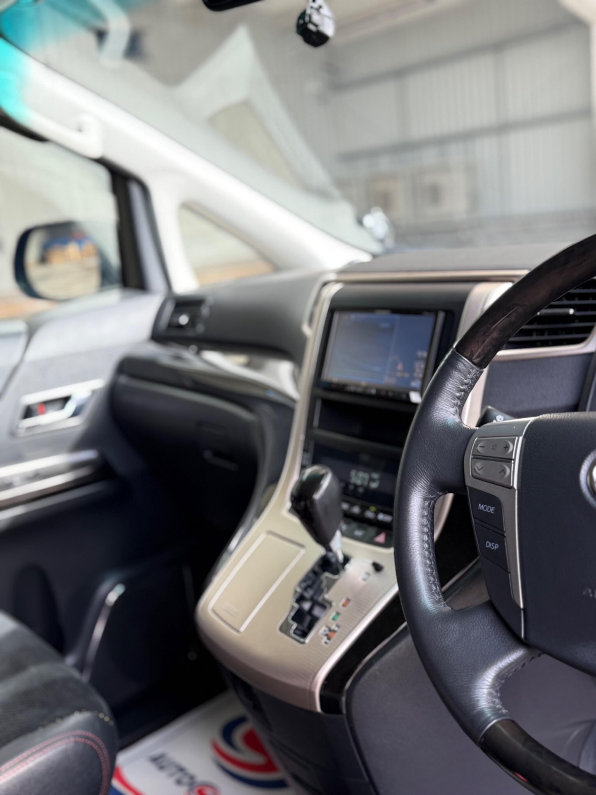 Toyota Vellfire - Image 33