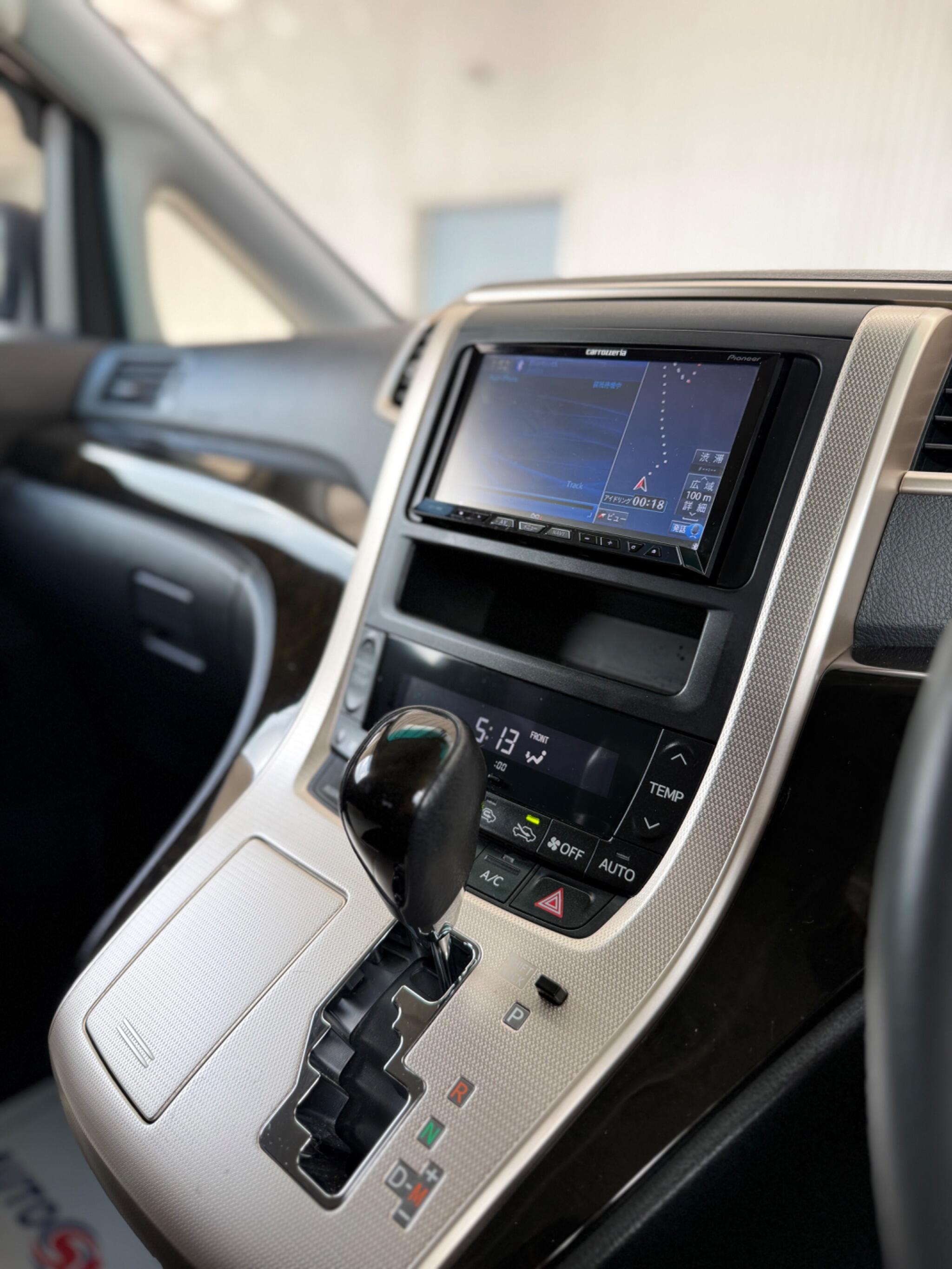 Toyota Vellfire - Image 34