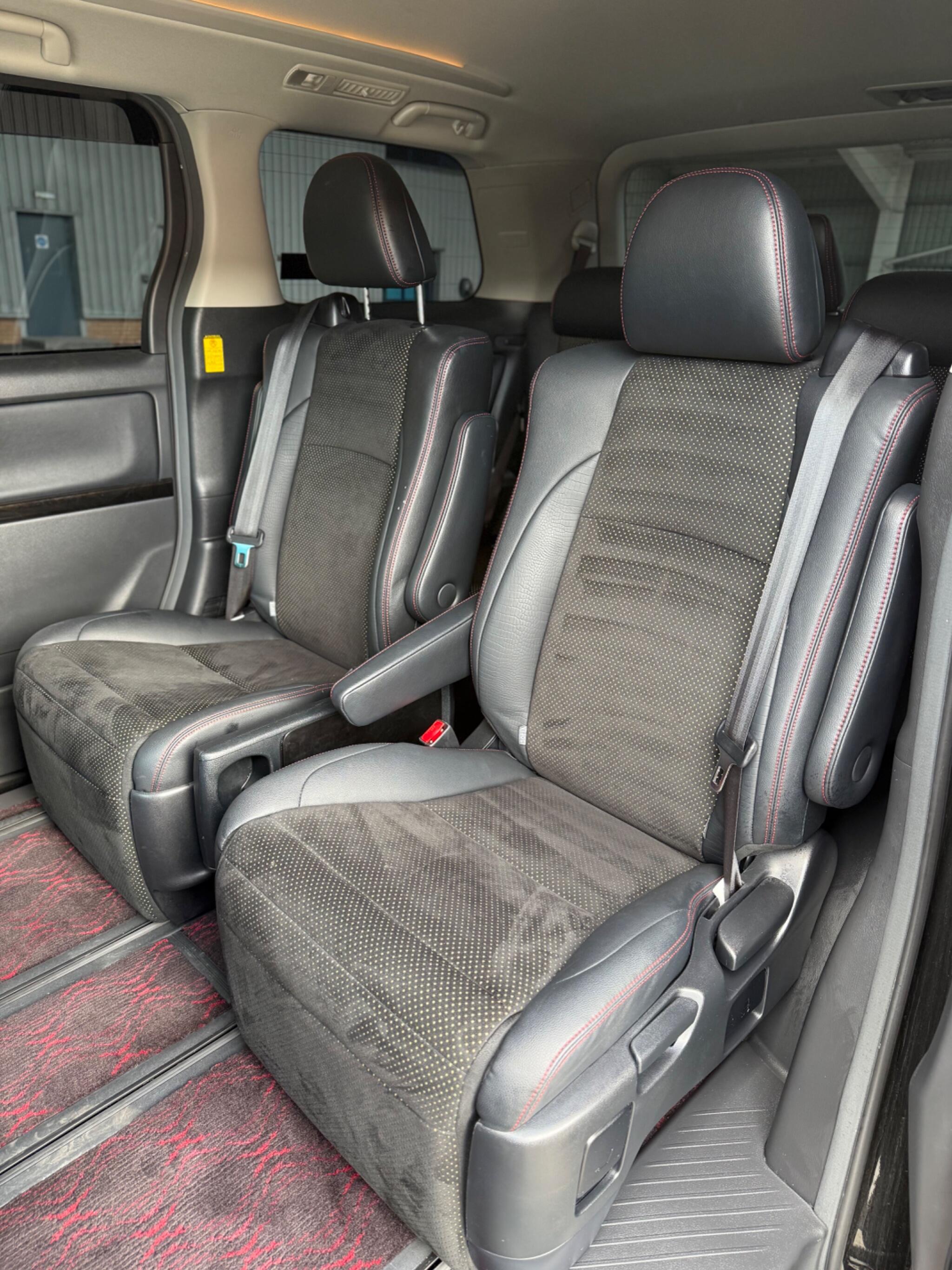 Toyota Vellfire - Image 35