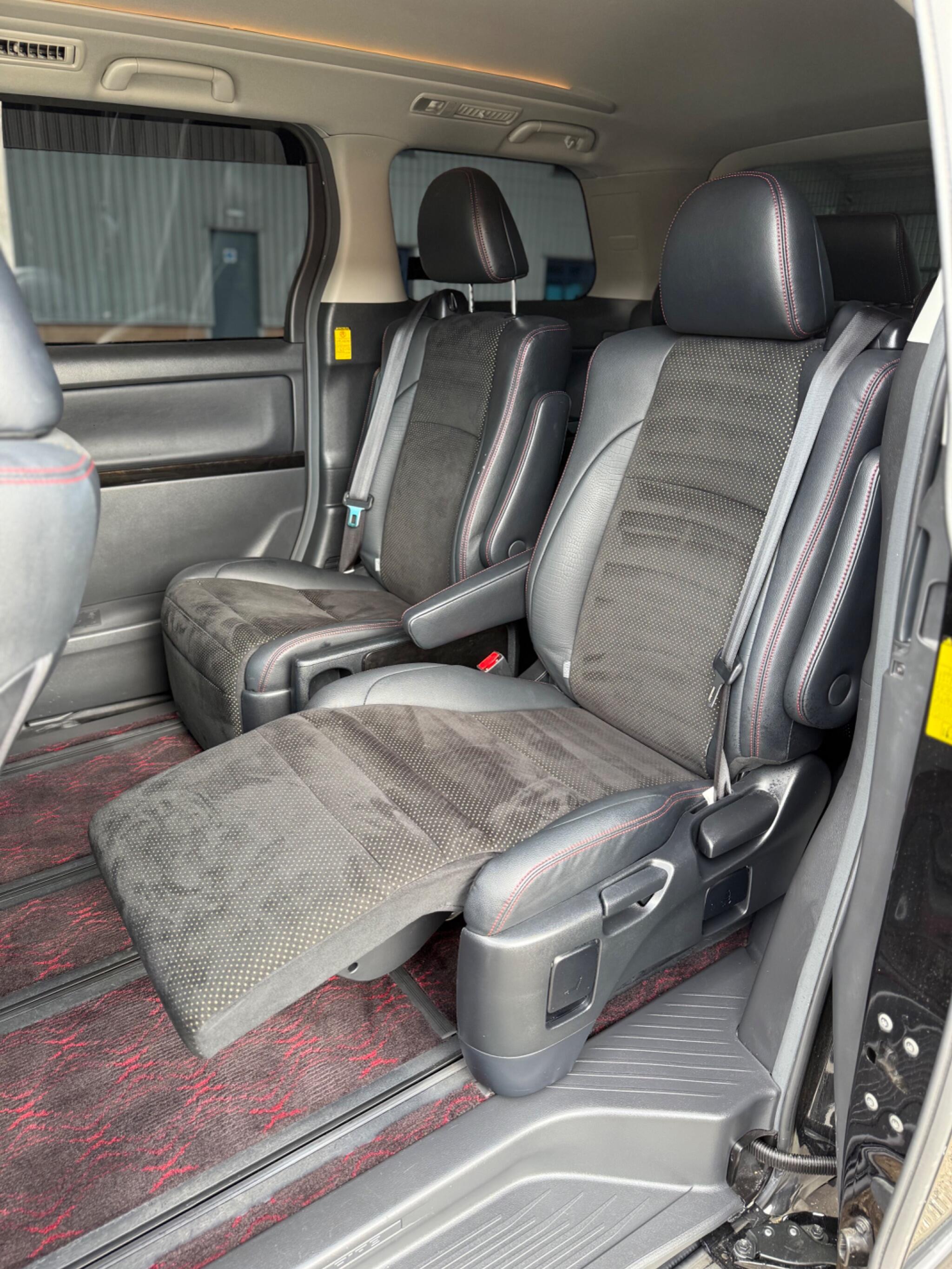 Toyota Vellfire - Image 36