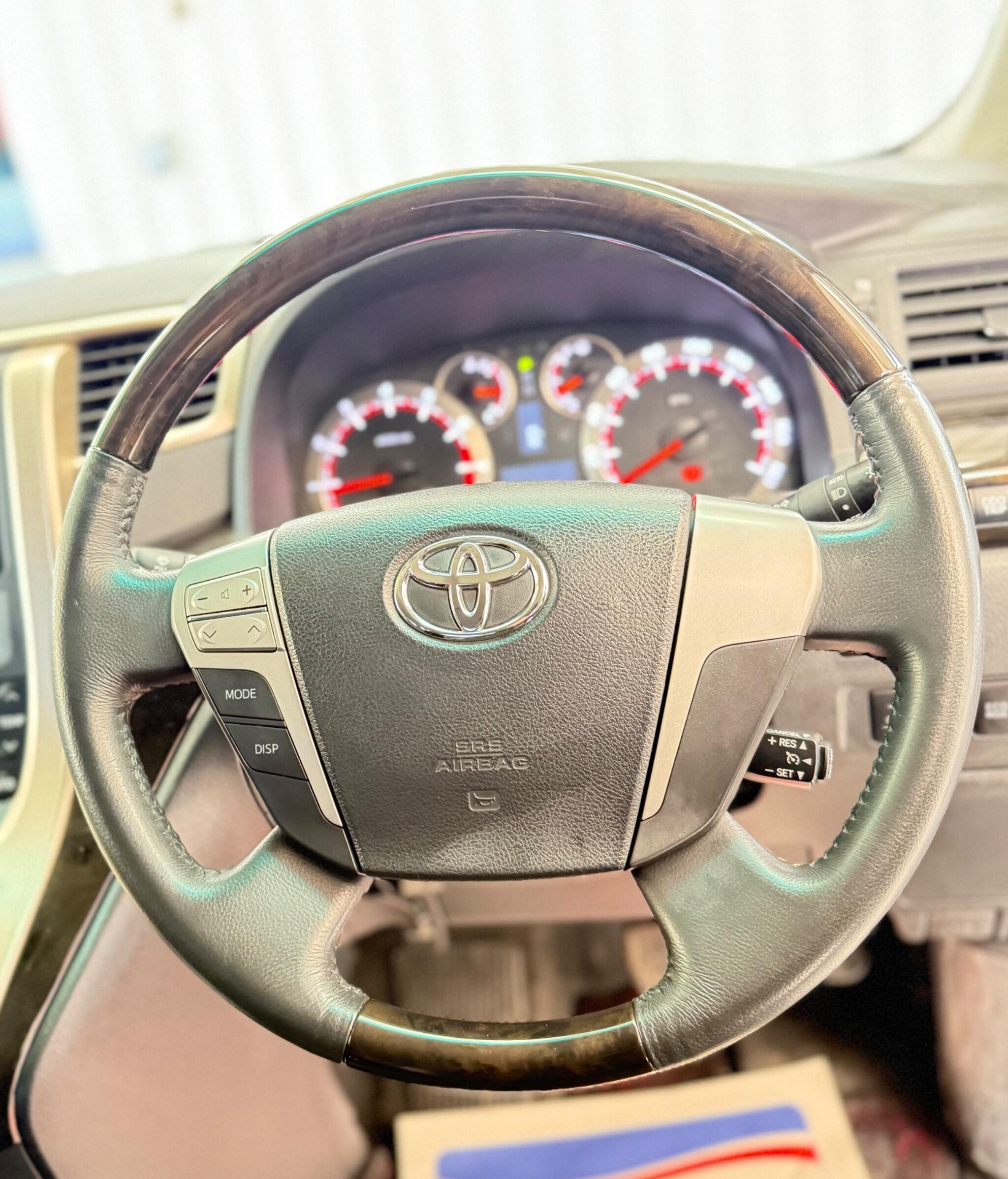 Toyota Vellfire - Image 44